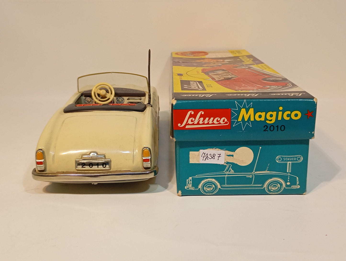 Schuco Art.2010 Alfa Romeo OVP (72387)