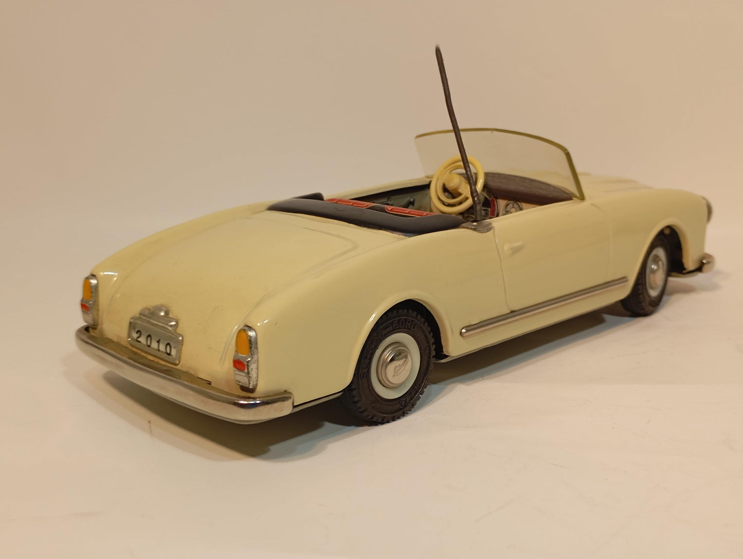 Schuco Art.2010 Alfa Romeo OVP (72387)