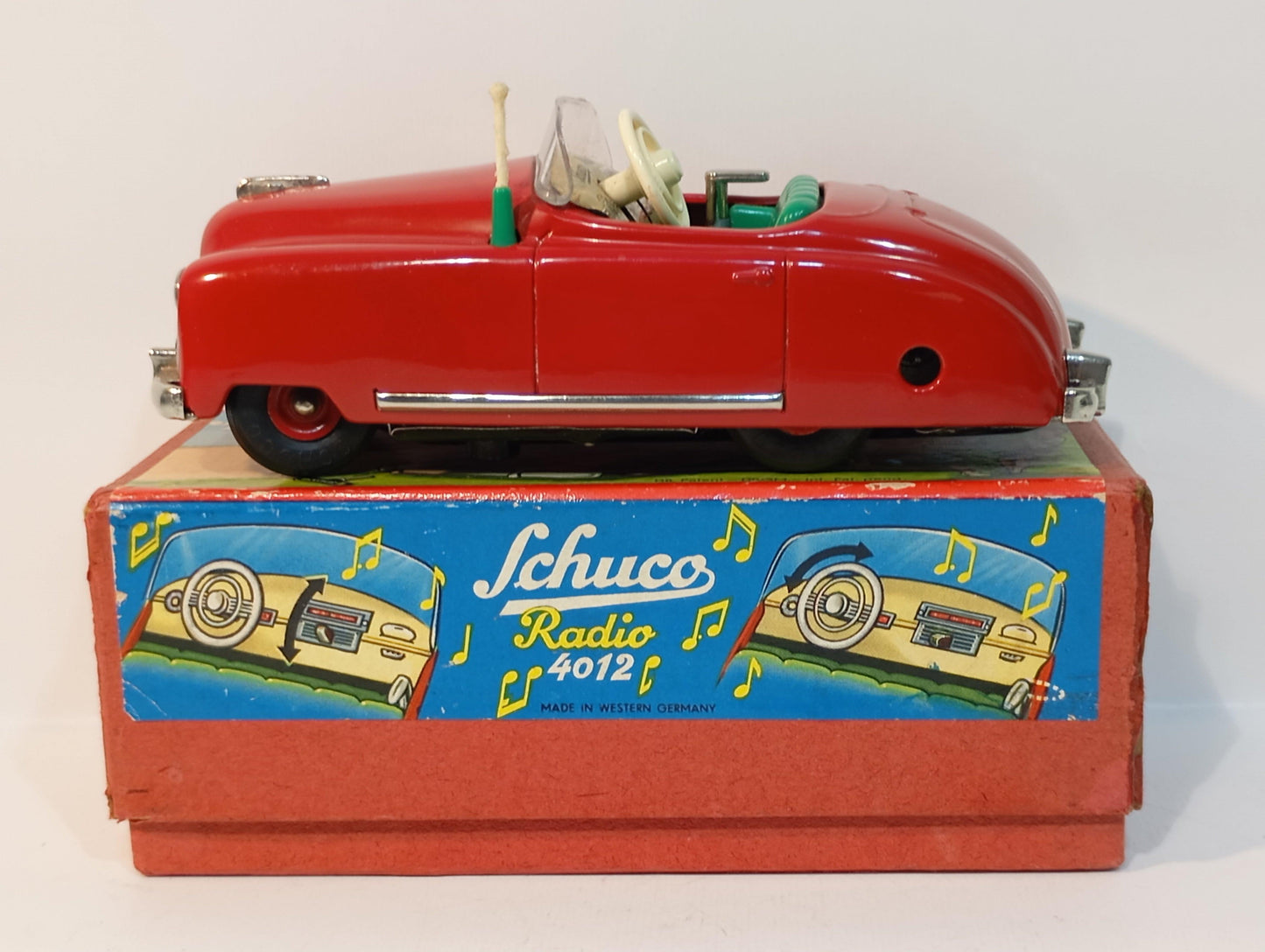 Schuco Radio Car Art.4012 in original box (72913)