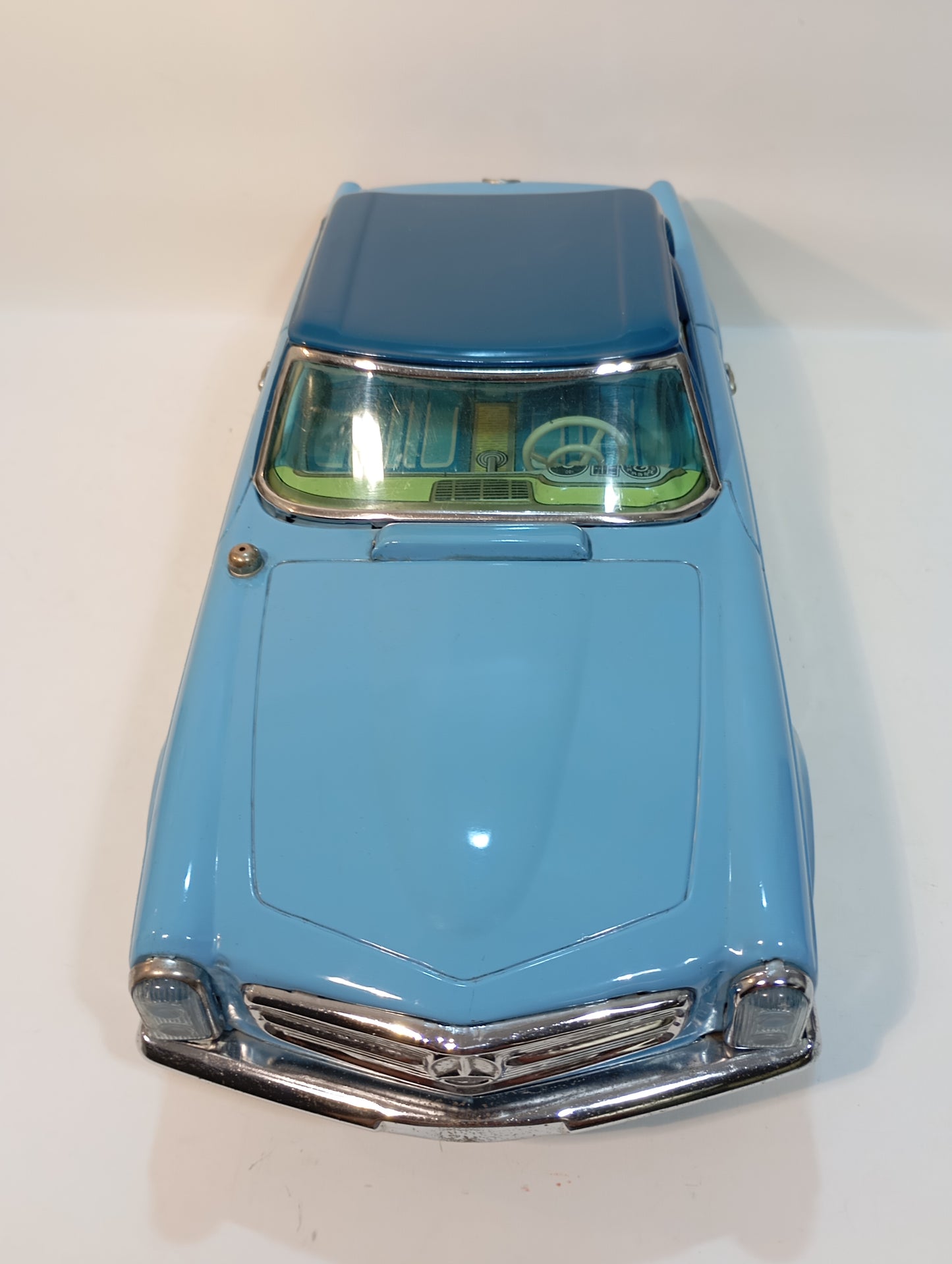 Modern Toys Pagoda Mercedes with remote control in original box (72996)