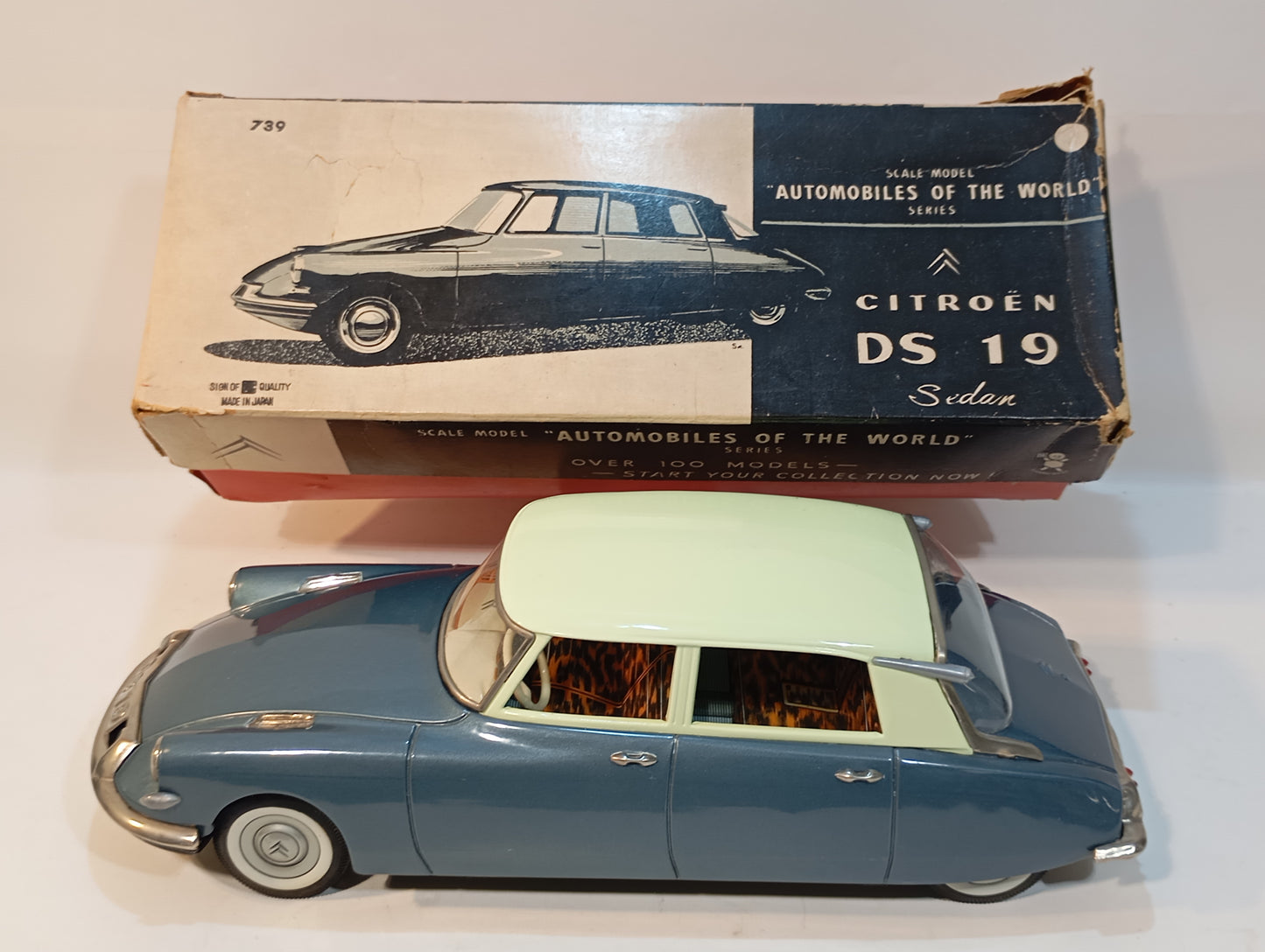 Bandai Citroen DS 19 Sedan Art.739 in original box (73002)