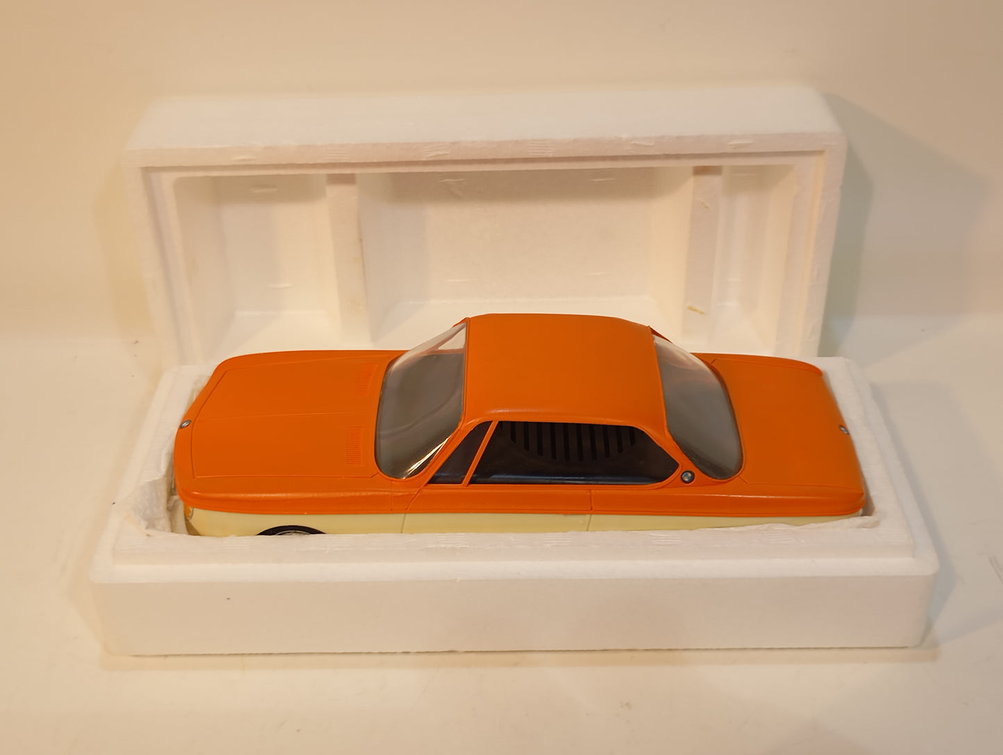 Trix Radio Car Art.9901 BMW 2000 CS mit MW OVP (73235)