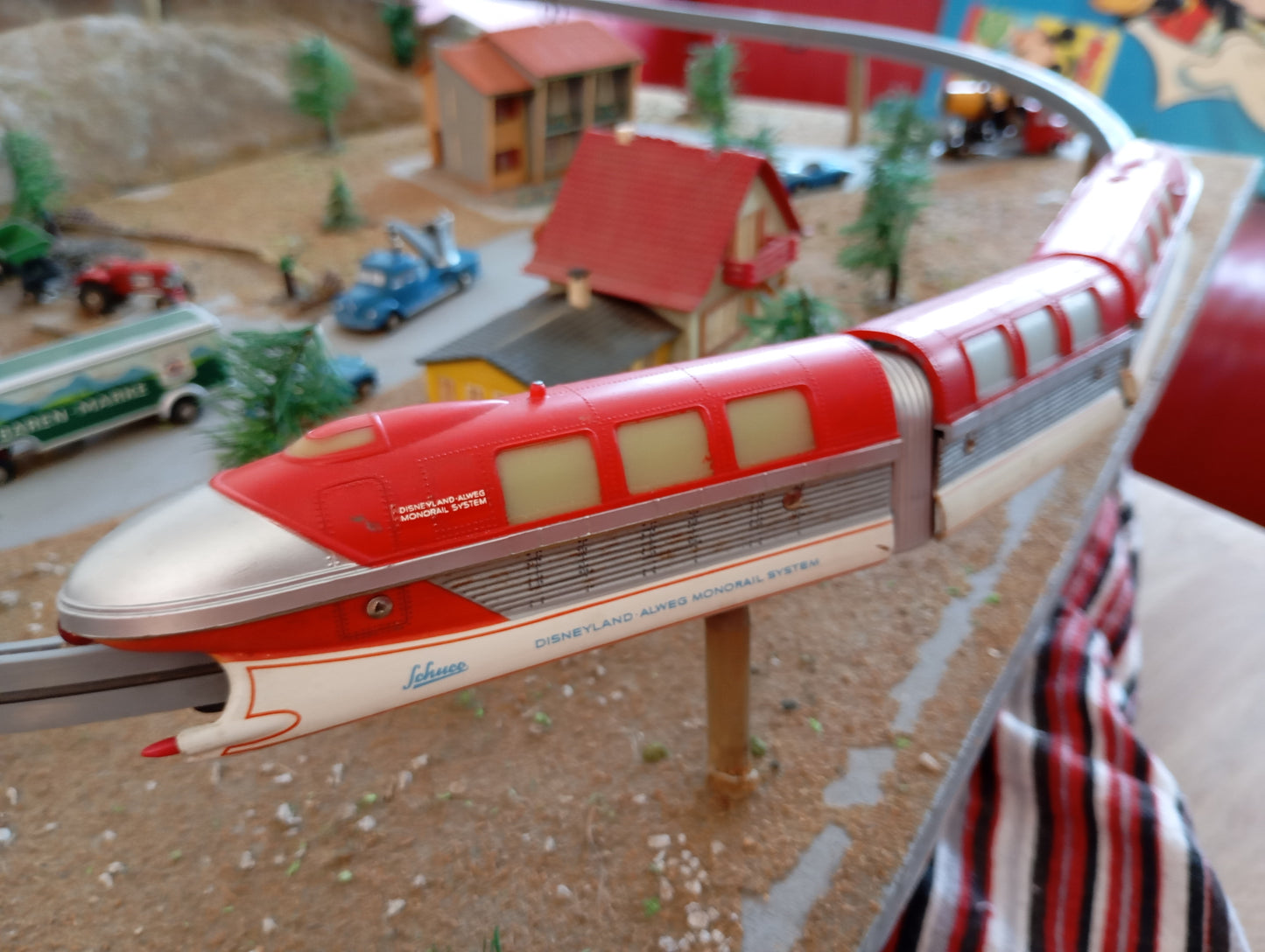 Schuco Ausstellungsensemble Diorama Piccolo & Monorail Bahn (73445)