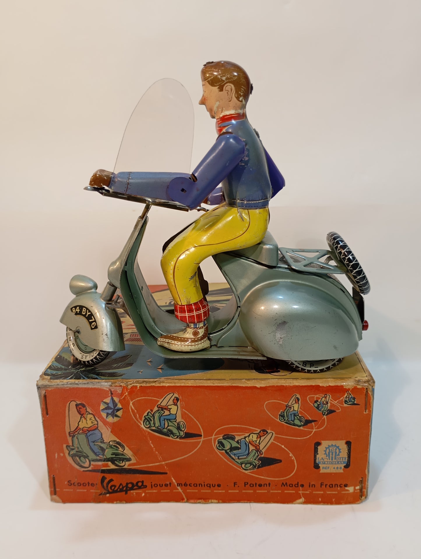 Vespa Scooter La Hotte St. Nicolas im Originalkarton (73396)
