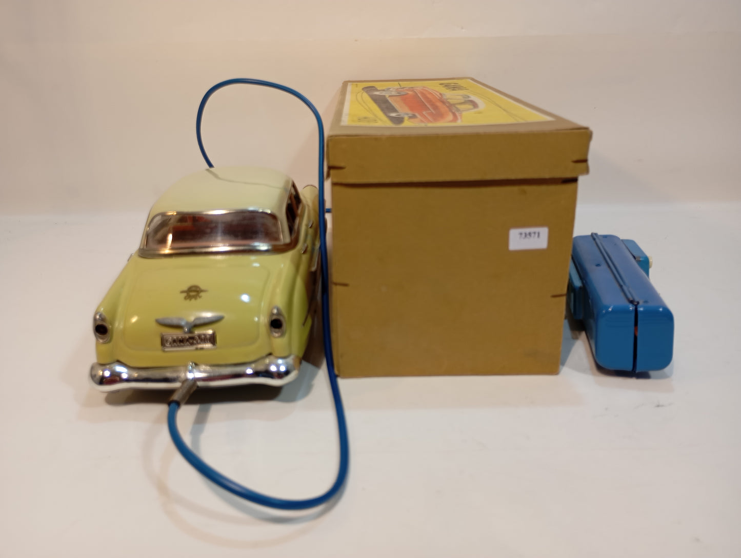 Gama 400 Opel Kapitän gelb/beige im Originalkarton (73571)