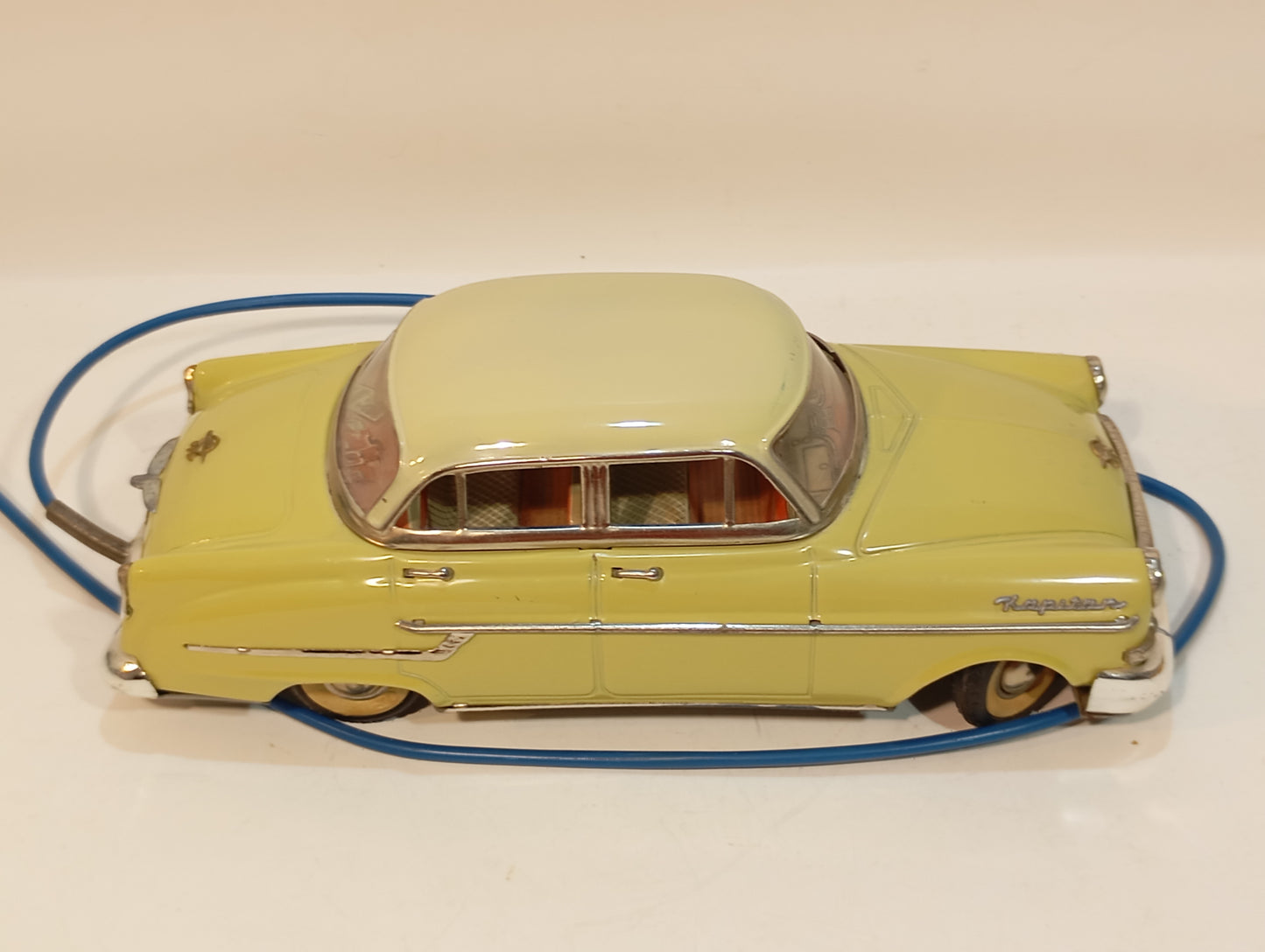 Gama 400 Opel Kapitän gelb/beige im Originalkarton (73571)