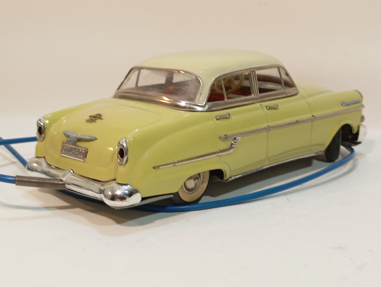 Gama 400 Opel Kapitän gelb/beige im Originalkarton (73571)
