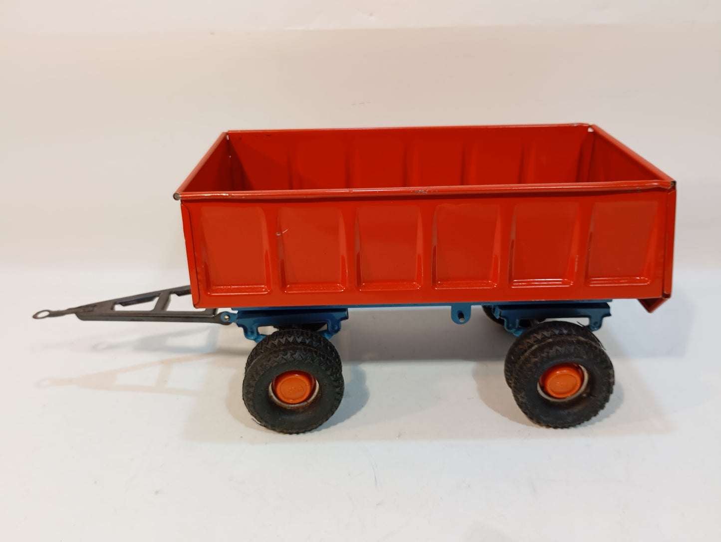 Gama 800E / 10 Traktor im Originalkarton (73575)
