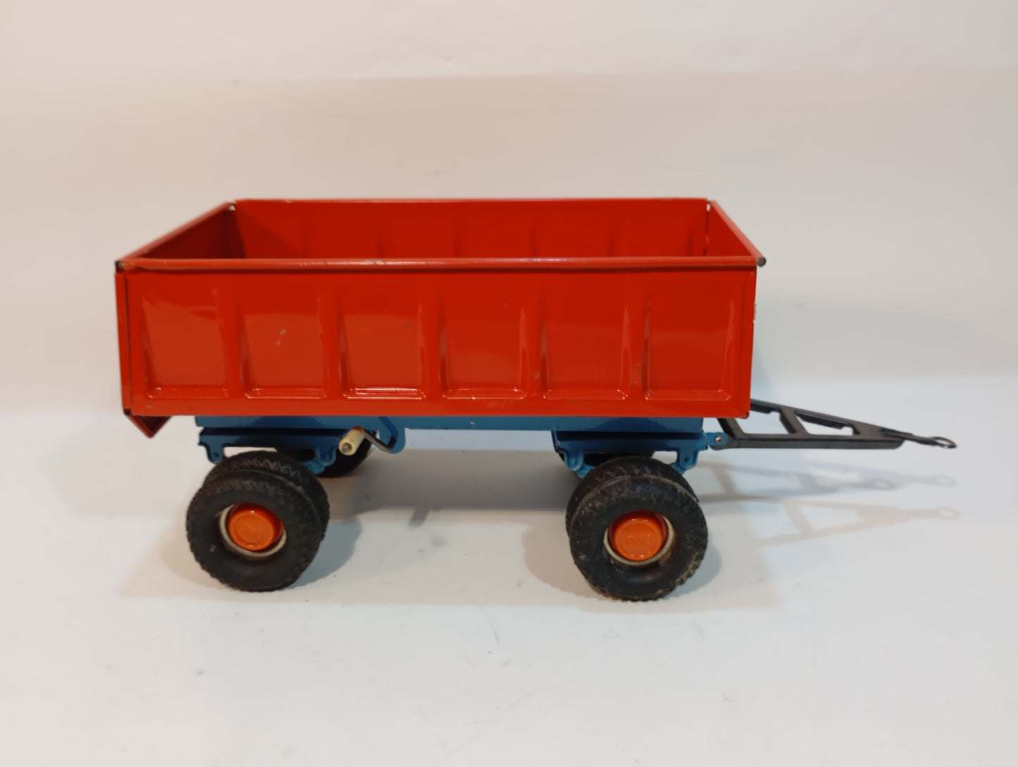 Gama 800E / 10 Traktor im Originalkarton (73575)