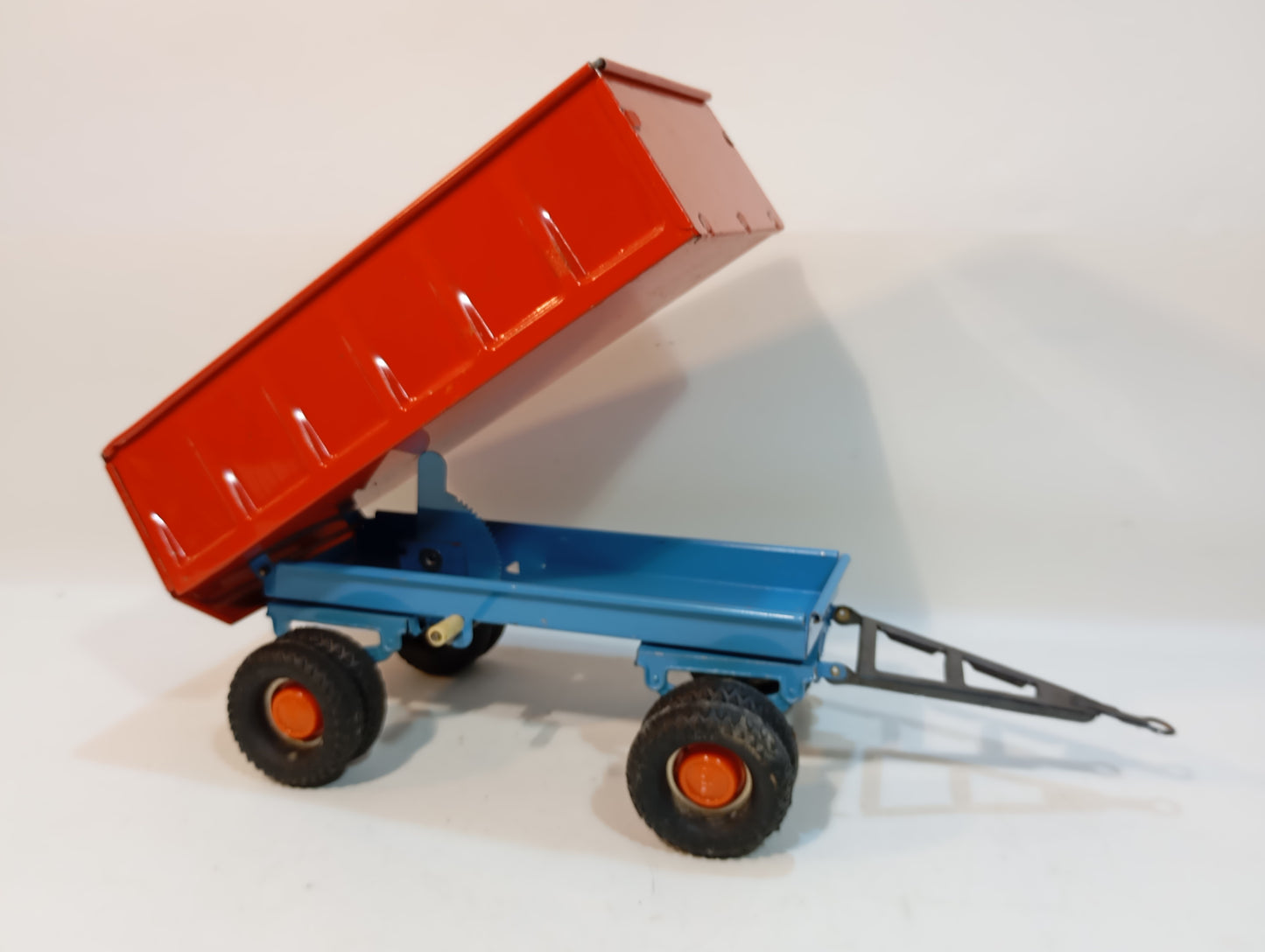 Gama 800E / 10 Traktor im Originalkarton (73575)