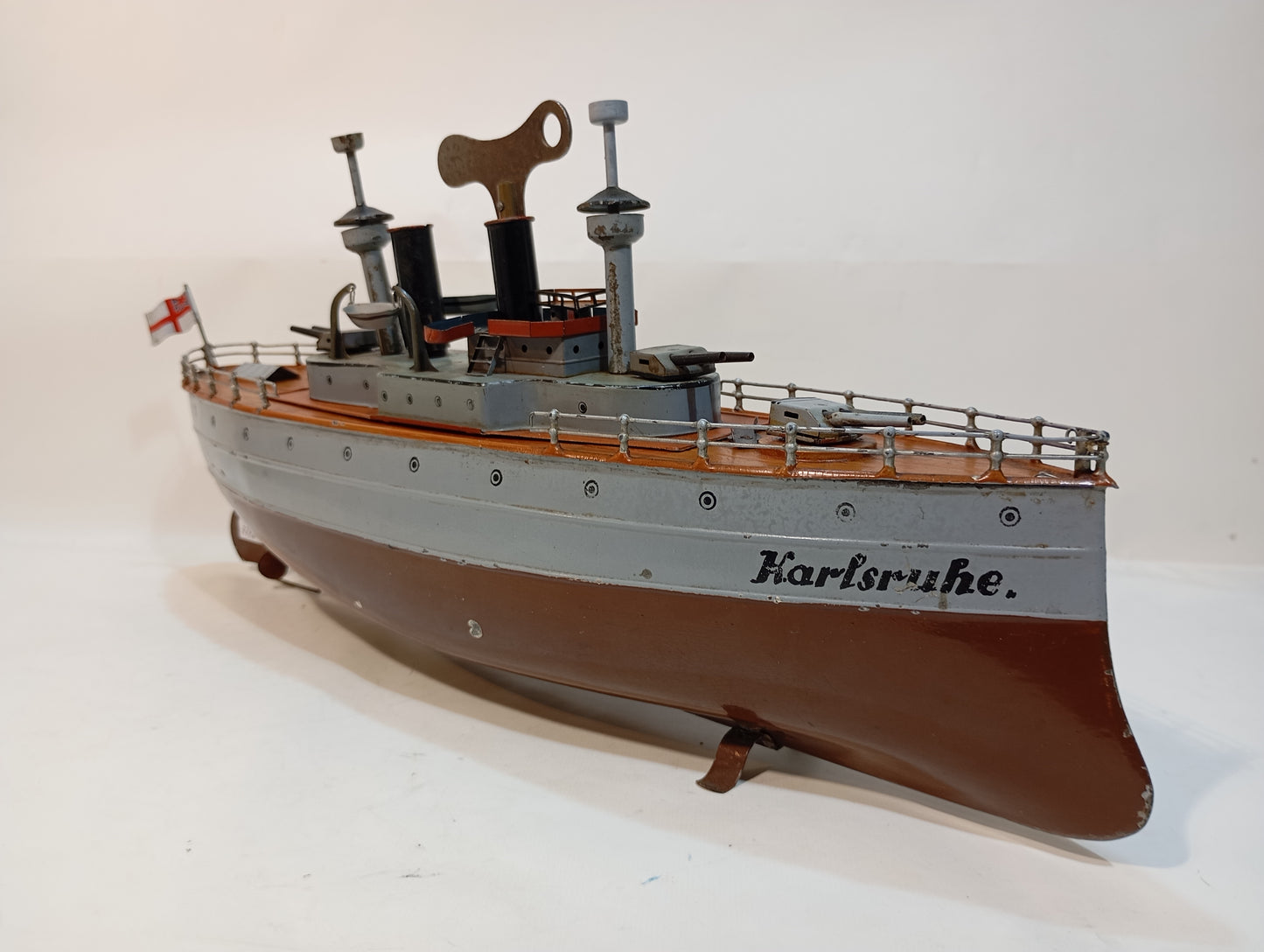 Fleischmann Schlachtschiff „Karlsruhe“ – Modell aus der Zeit des Ersten Weltkriegs (Art.-Nr. 72760)