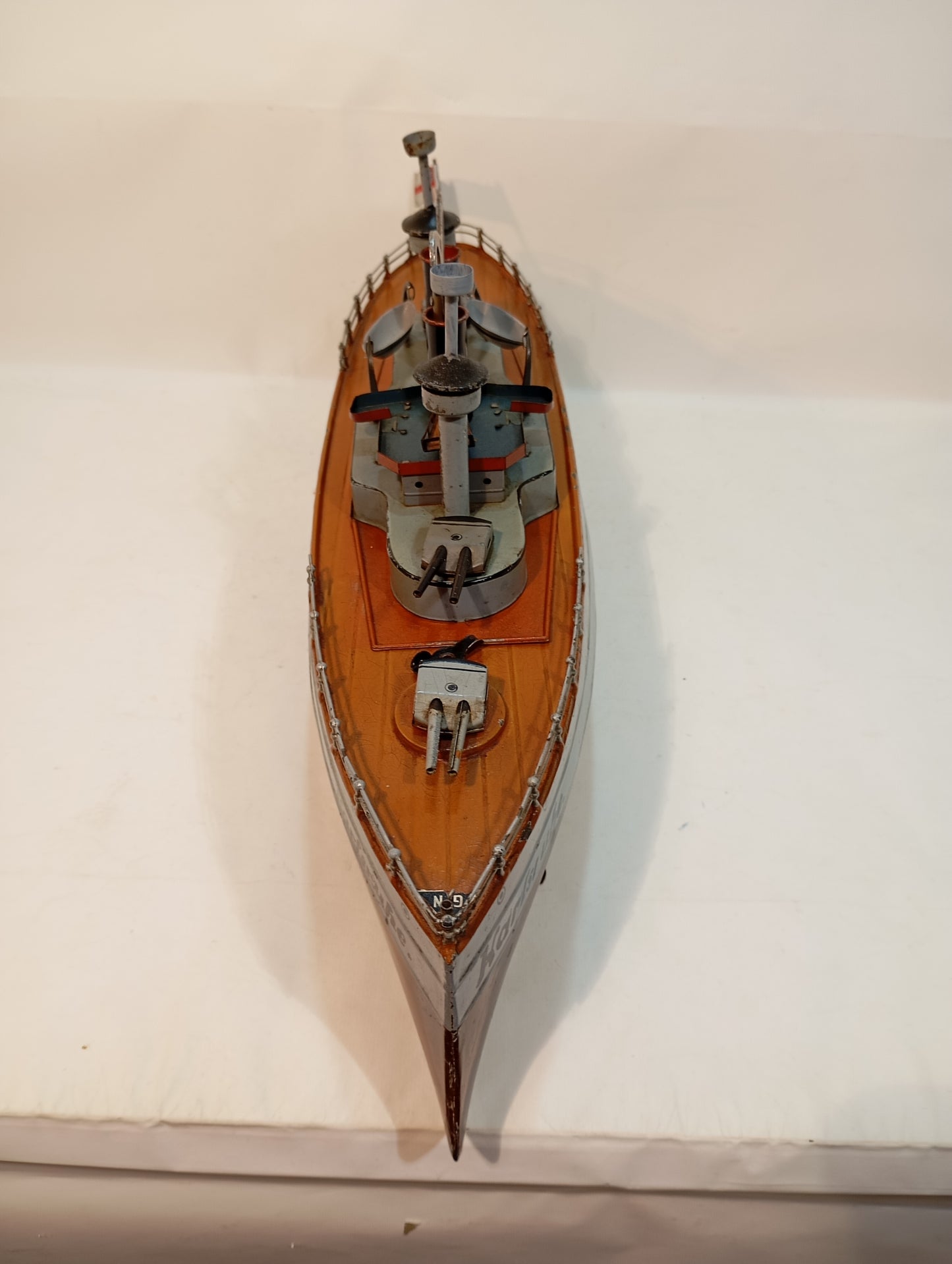 Fleischmann Schlachtschiff „Karlsruhe“ – Modell aus der Zeit des Ersten Weltkriegs (Art.-Nr. 72760)