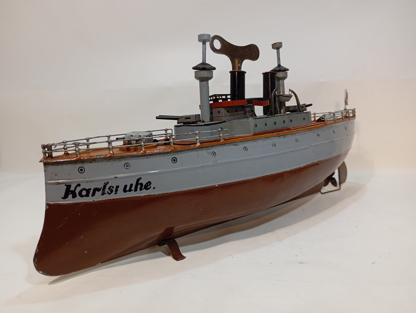 Fleischmann Schlachtschiff „Karlsruhe“ – Modell aus der Zeit des Ersten Weltkriegs (Art.-Nr. 72760)