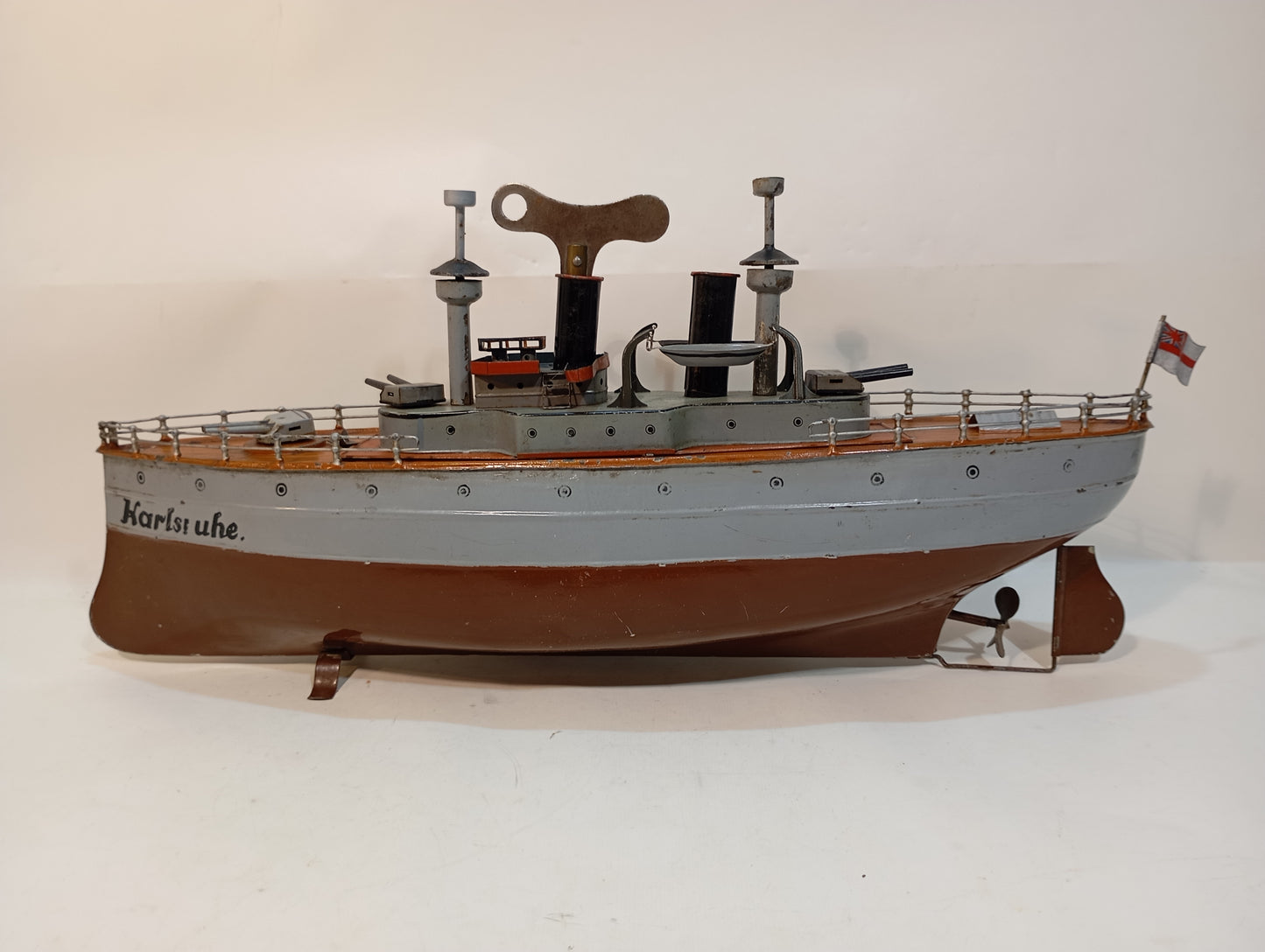 Fleischmann Schlachtschiff „Karlsruhe“ – Modell aus der Zeit des Ersten Weltkriegs (Art.-Nr. 72760)