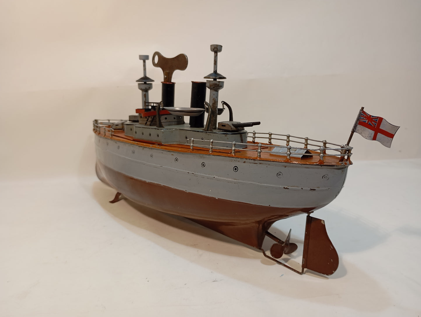 Fleischmann Schlachtschiff „Karlsruhe“ – Modell aus der Zeit des Ersten Weltkriegs (Art.-Nr. 72760)