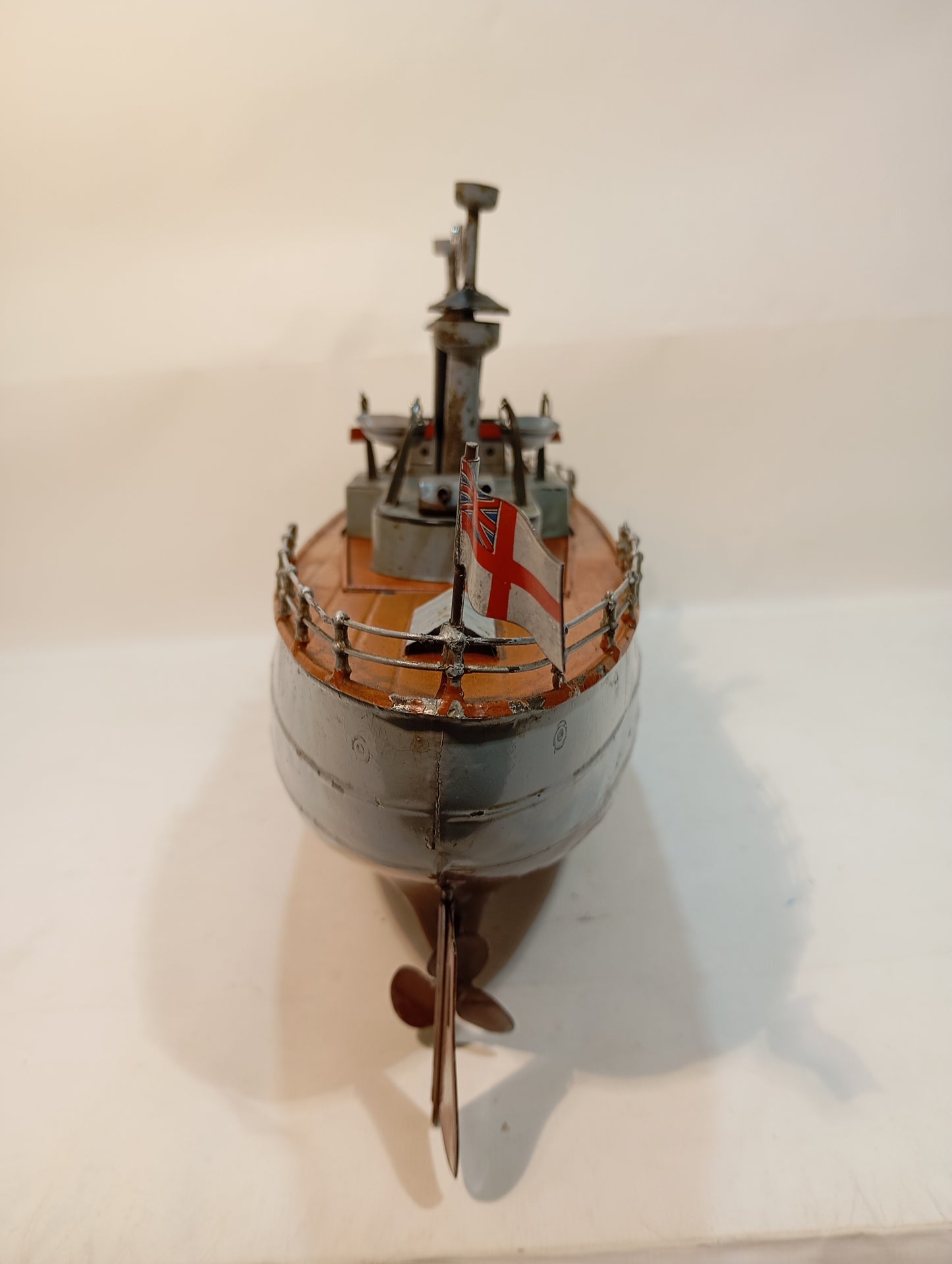Fleischmann Schlachtschiff „Karlsruhe“ – Modell aus der Zeit des Ersten Weltkriegs (Art.-Nr. 72760)