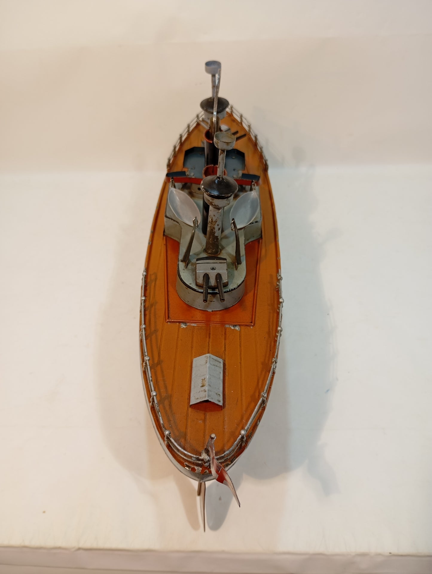 Fleischmann Schlachtschiff „Karlsruhe“ – Modell aus der Zeit des Ersten Weltkriegs (Art.-Nr. 72760)