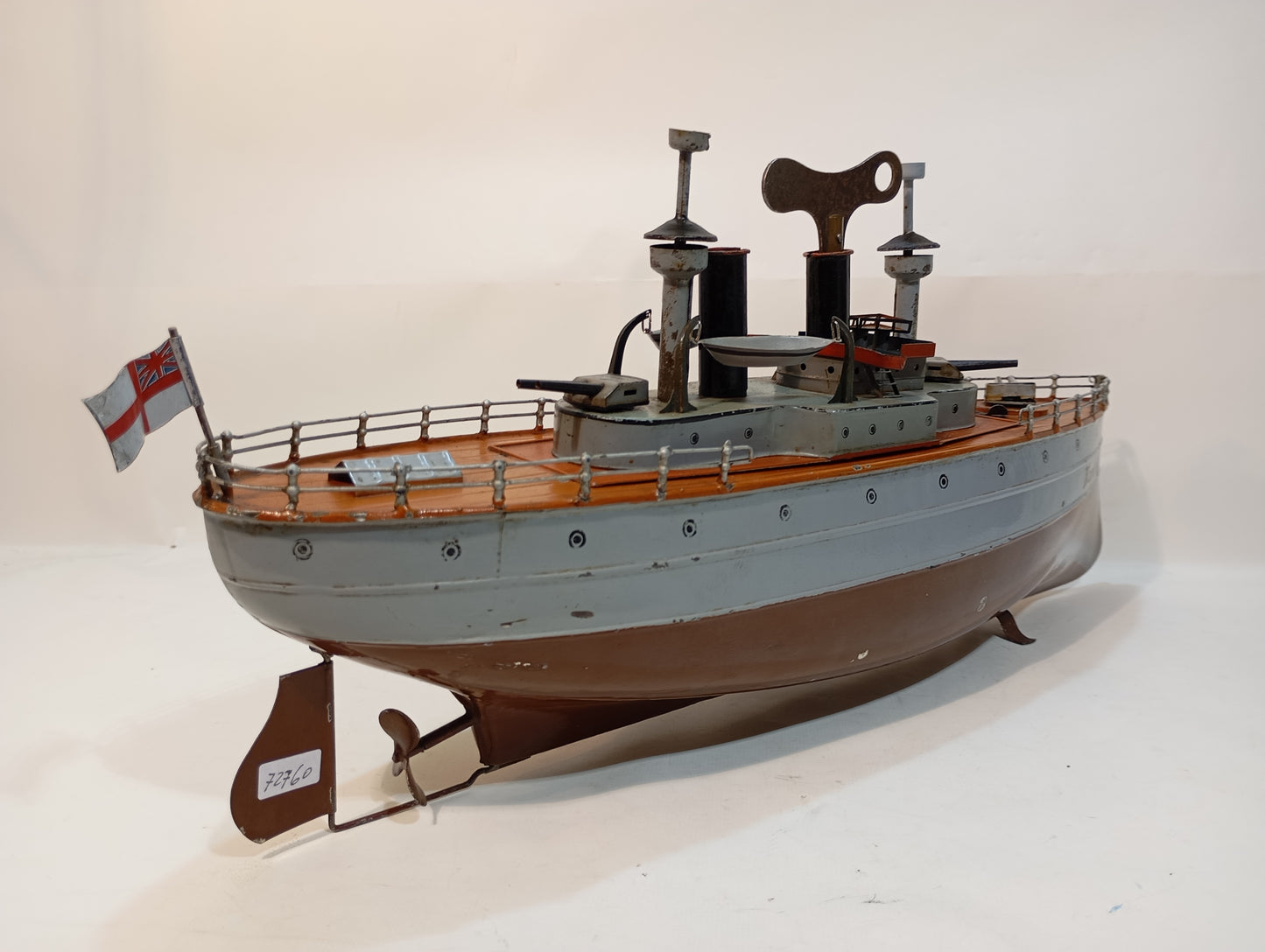 Fleischmann Schlachtschiff „Karlsruhe“ – Modell aus der Zeit des Ersten Weltkriegs (Art.-Nr. 72760)
