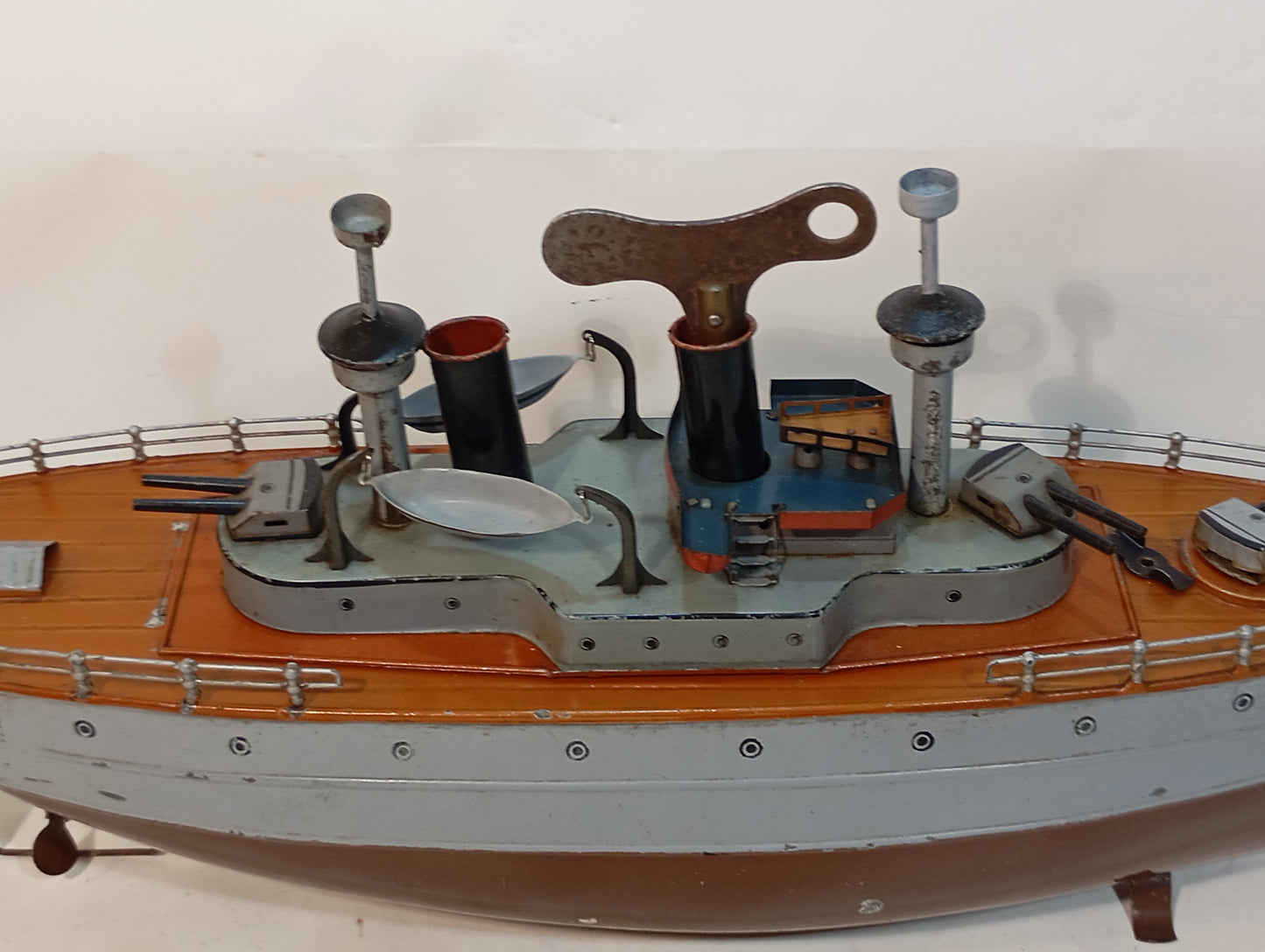 Fleischmann Schlachtschiff „Karlsruhe“ – Modell aus der Zeit des Ersten Weltkriegs (Art.-Nr. 72760)
