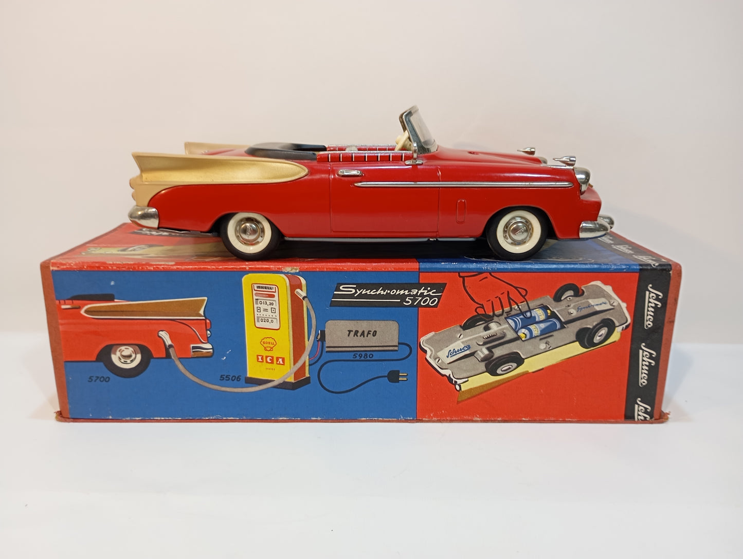 Schuco 5700 Packard Synchromatic im Originalkarton (73616)