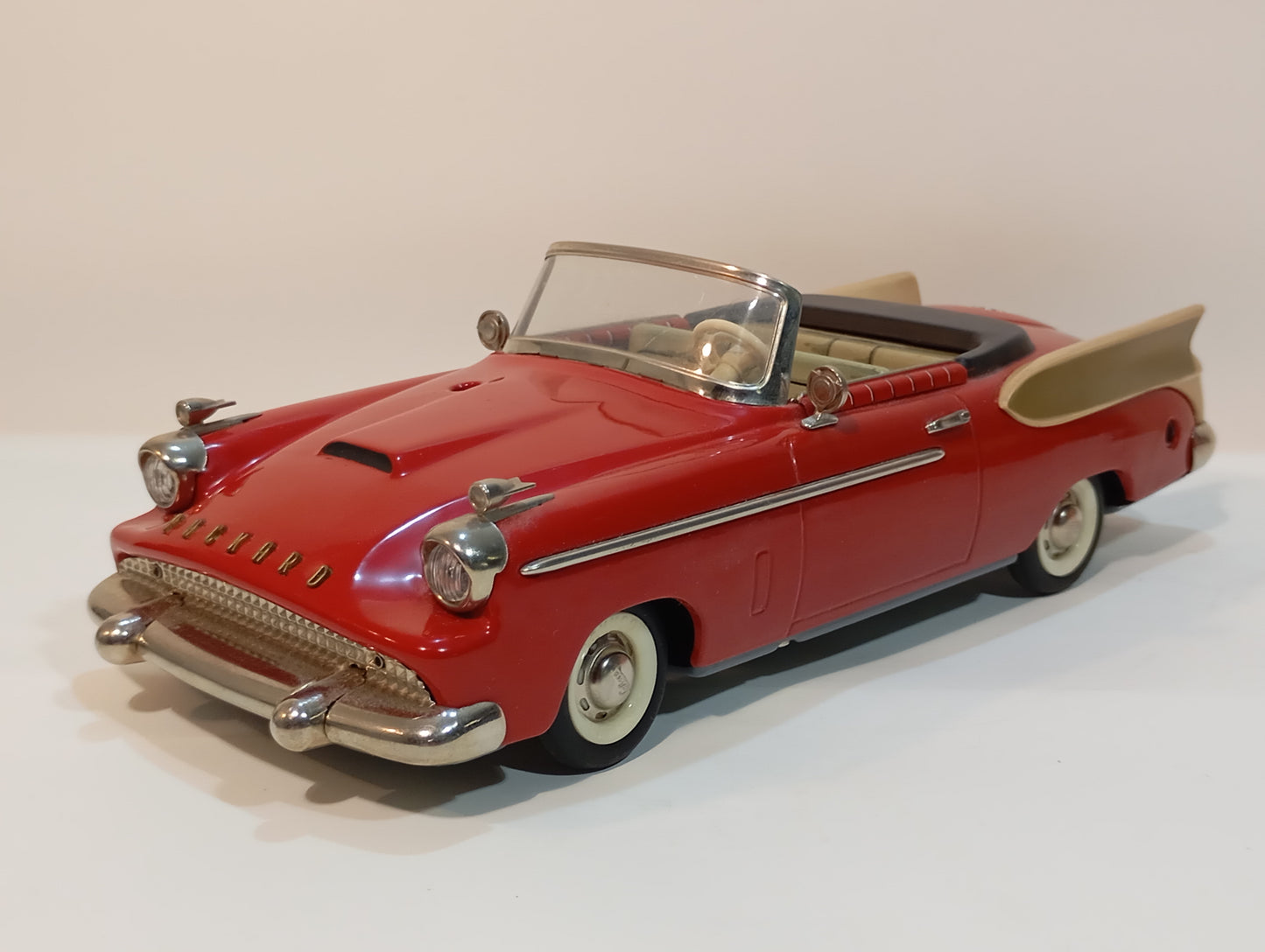Schuco 5700 Packard Synchromatic im Originalkarton (73616)