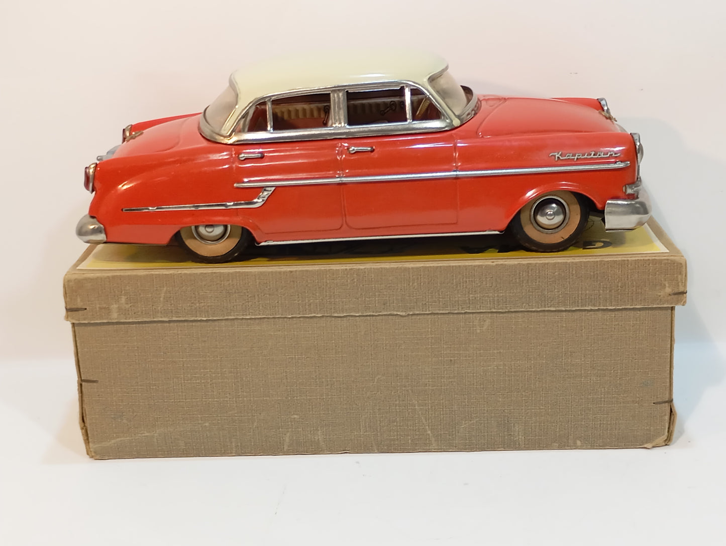 Gama Opel Kapitän 400 mit Originalkarton (73636)