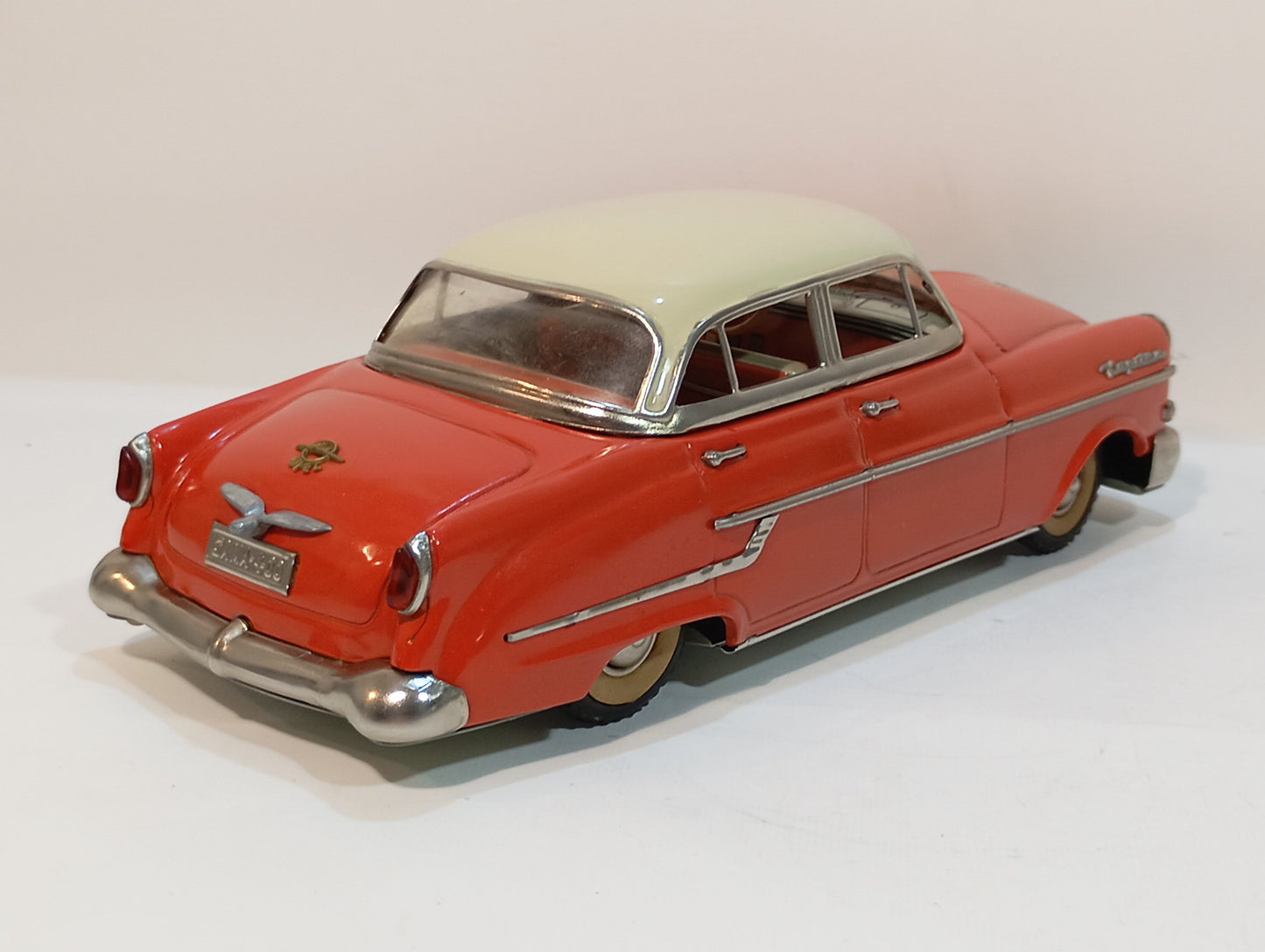 Gama Opel Kapitän 400 mit Originalkarton (73636)