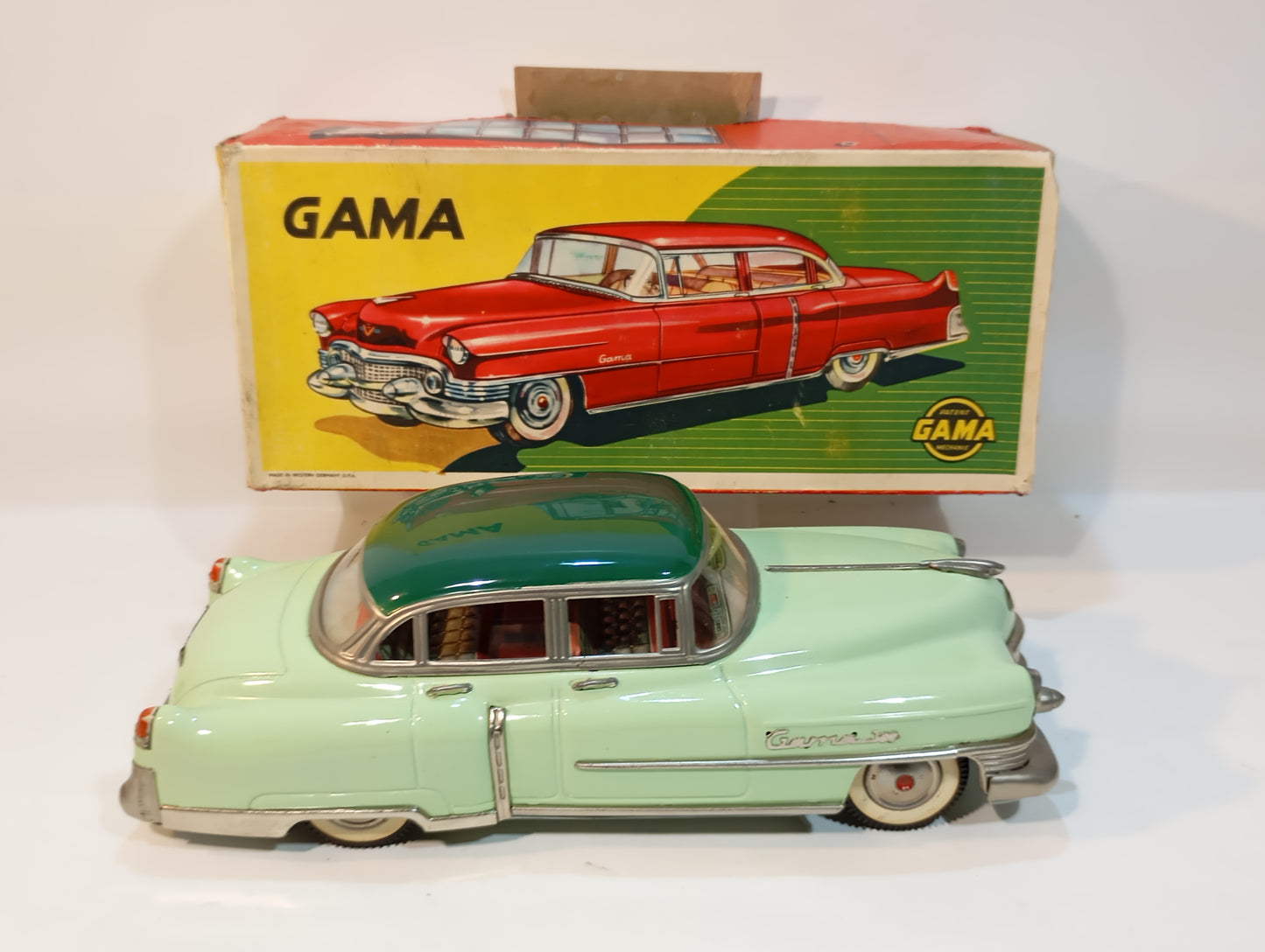 Gama Cadillac Limousine (73678)