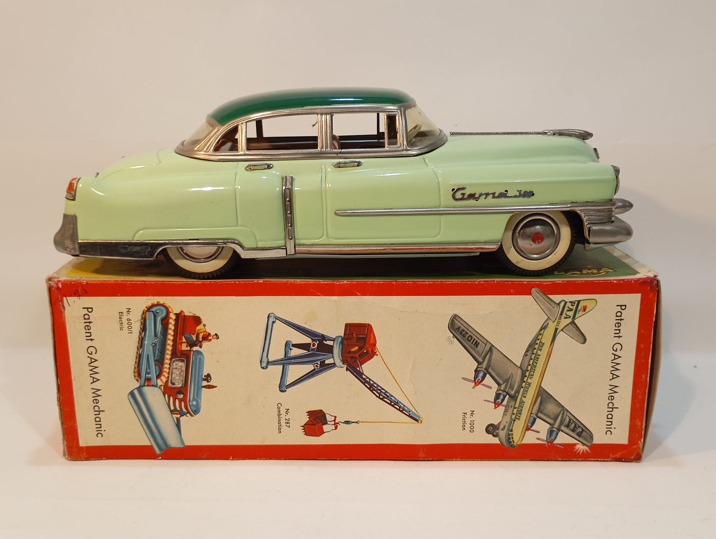 Gama Cadillac Limousine (73678)
