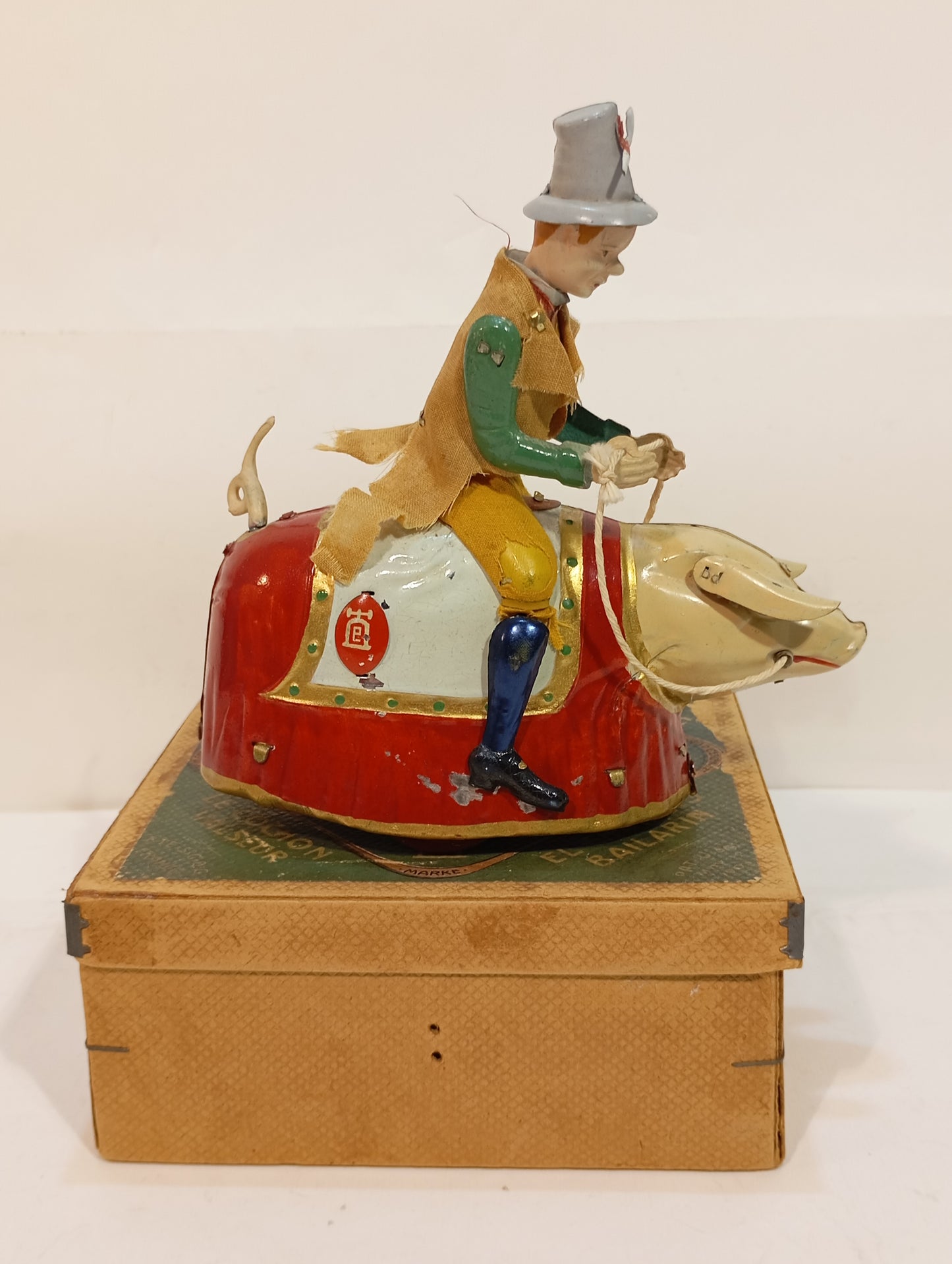 Lehmann No. 500 dancing pig in original box (73573)