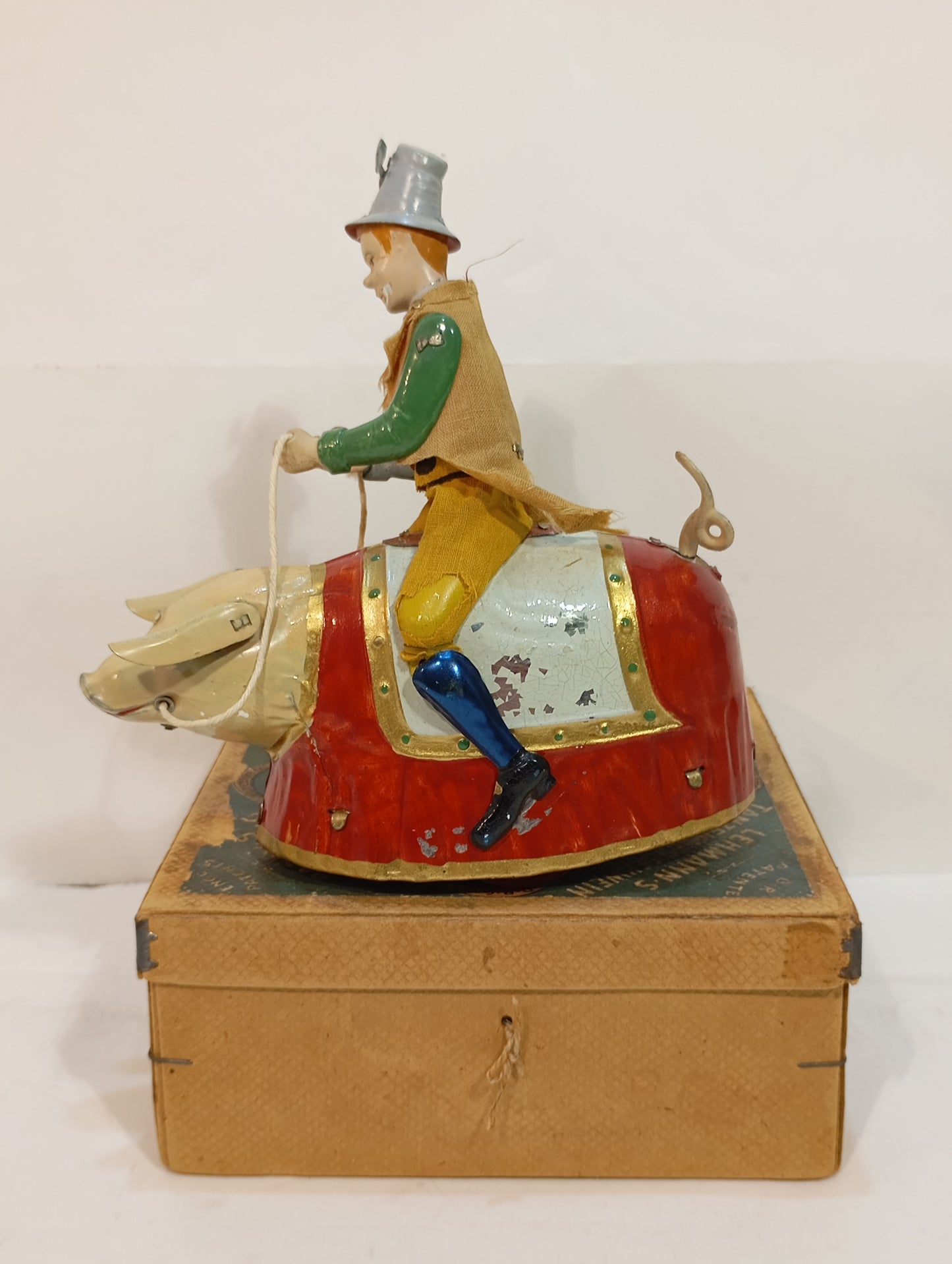 Lehmann No. 500 dancing pig in original box (73573)