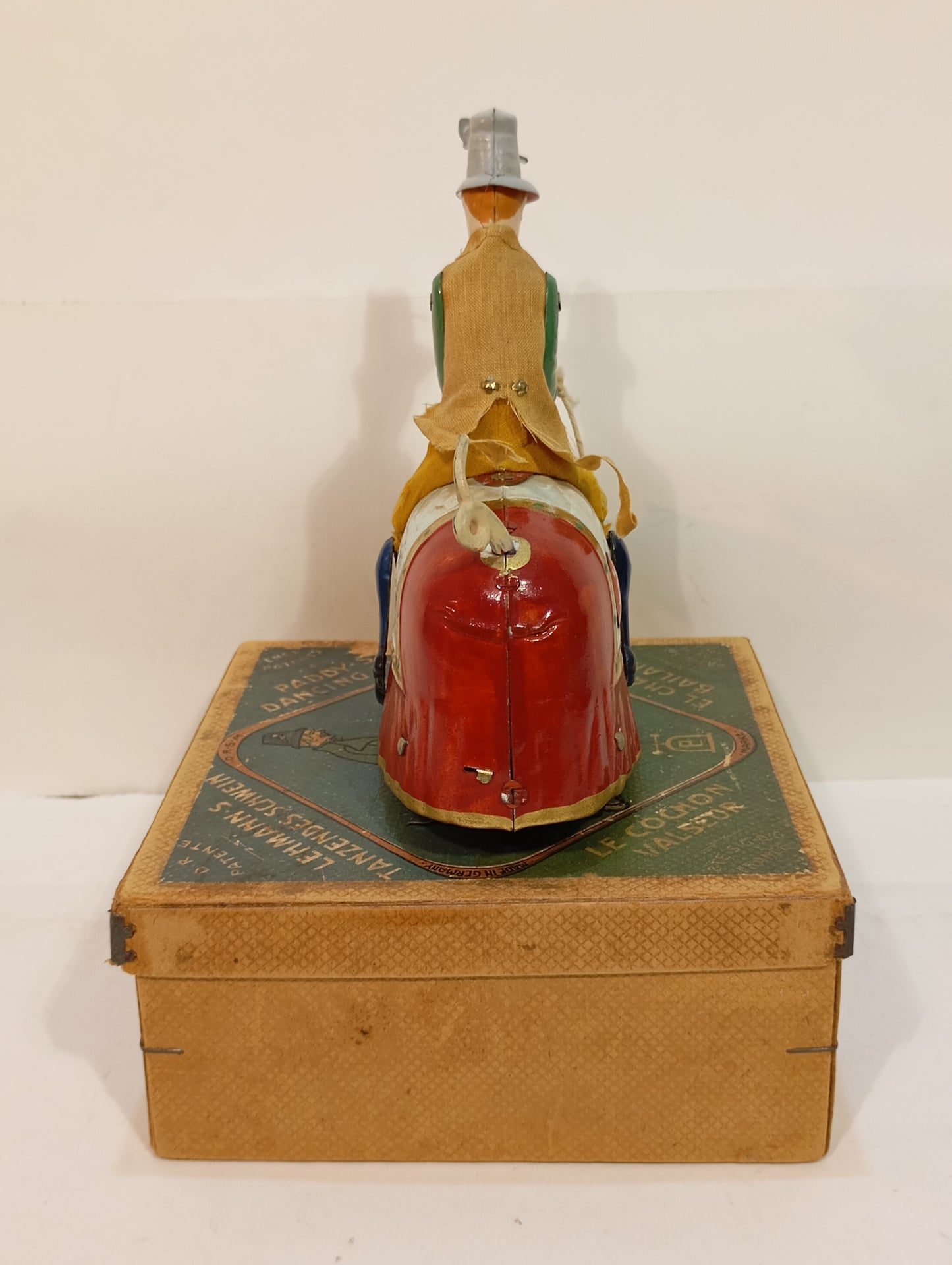 Lehmann No. 500 dancing pig in original box (73573)