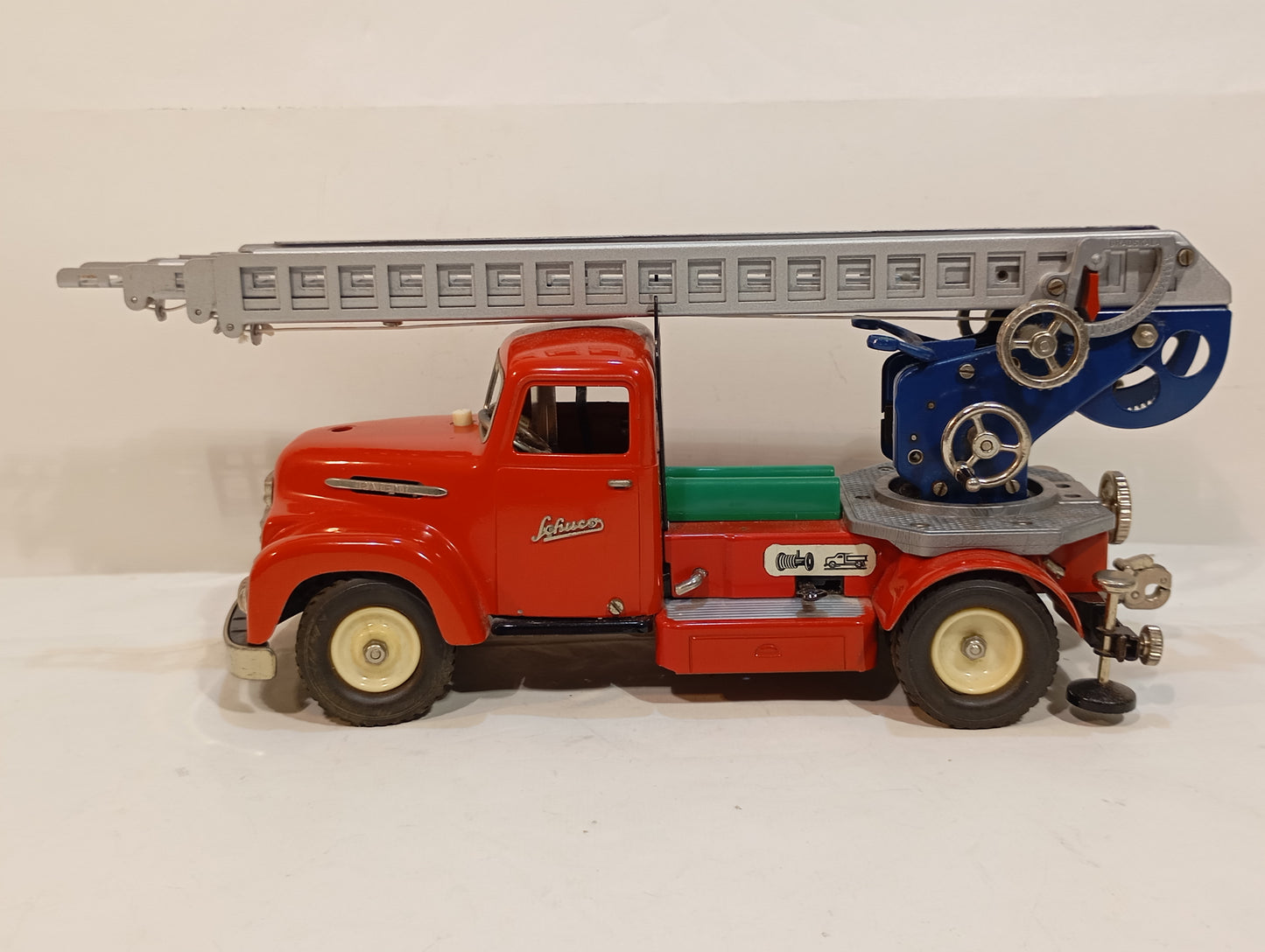 Schuco 6080 Fire Truck in original box (73885)
