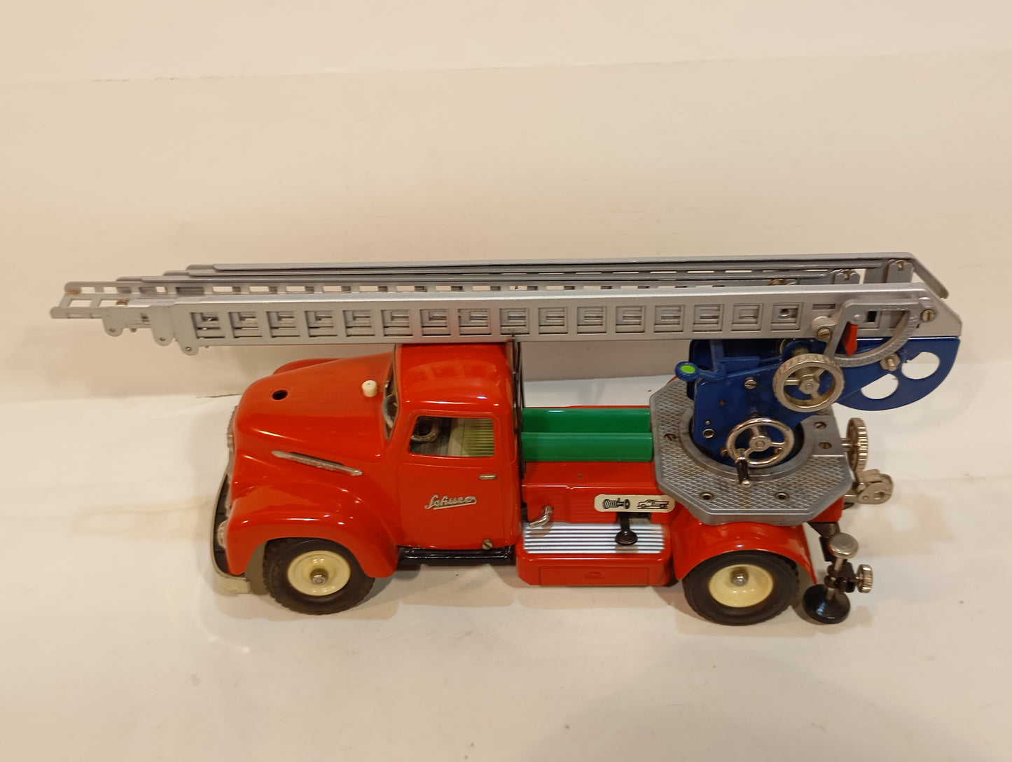 Schuco 6080 Fire Truck in original box (73885)