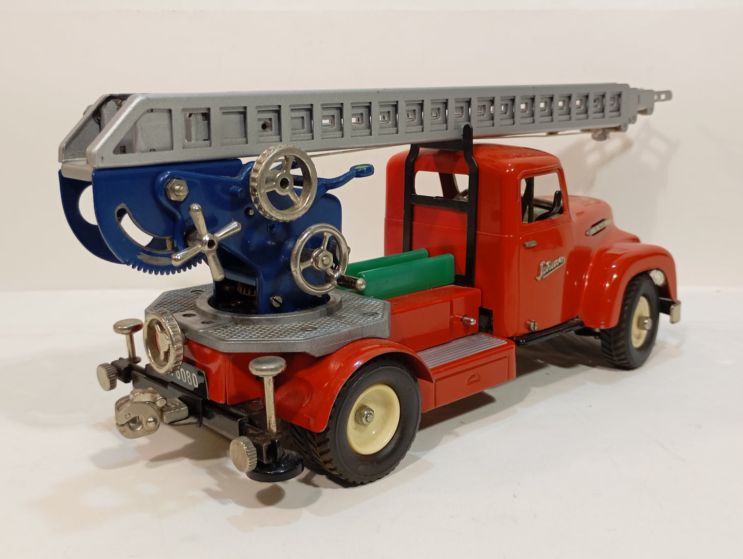 Schuco 6080 Fire Truck in original box (73885)