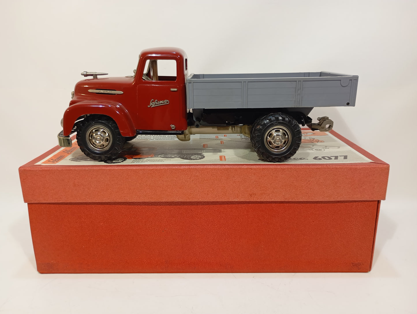 Schuco 6077 Electro Fernlenk LKW im Originalkarton (73926)