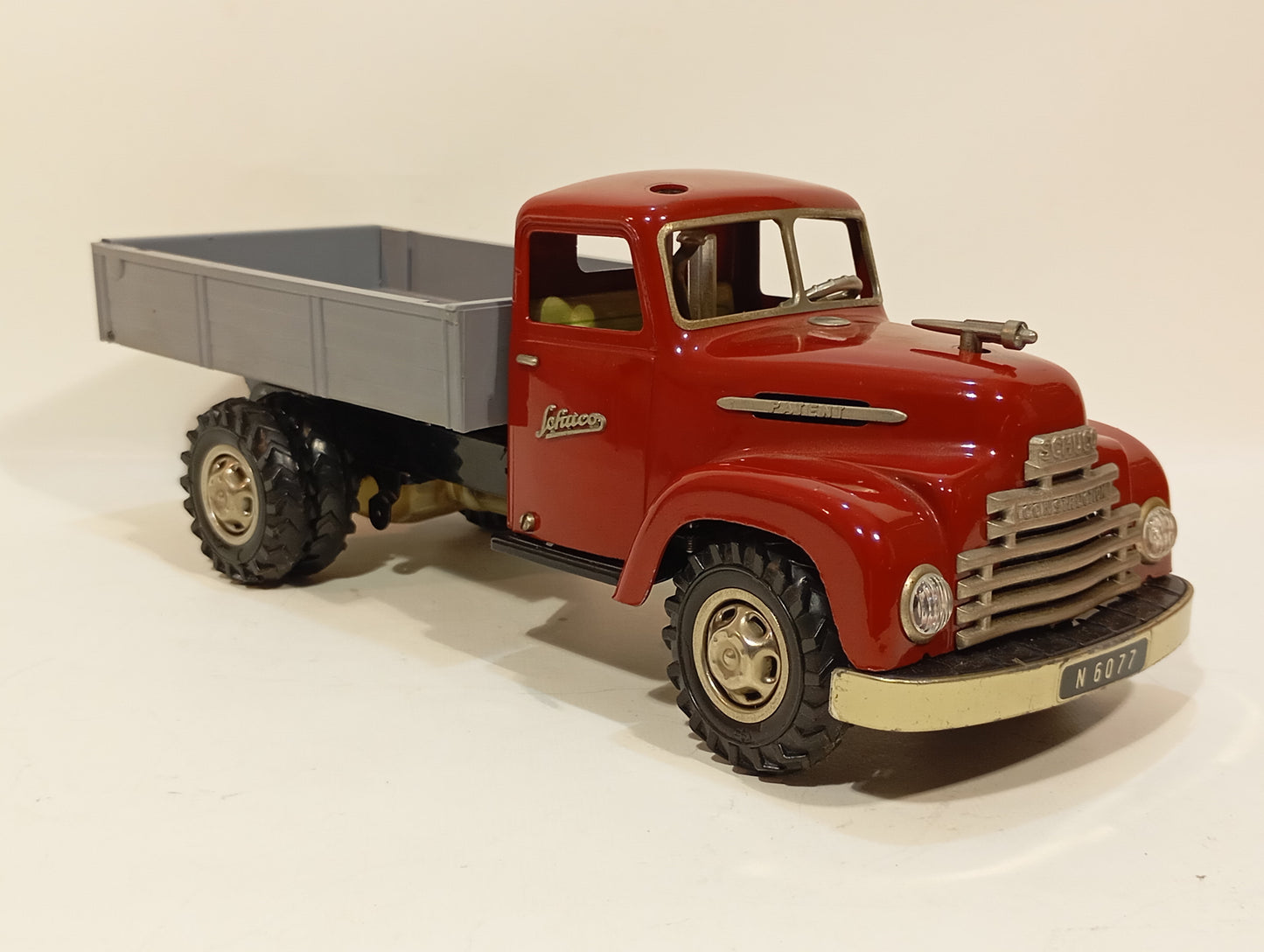 Schuco 6077 Electro Fernlenk LKW im Originalkarton (73926)