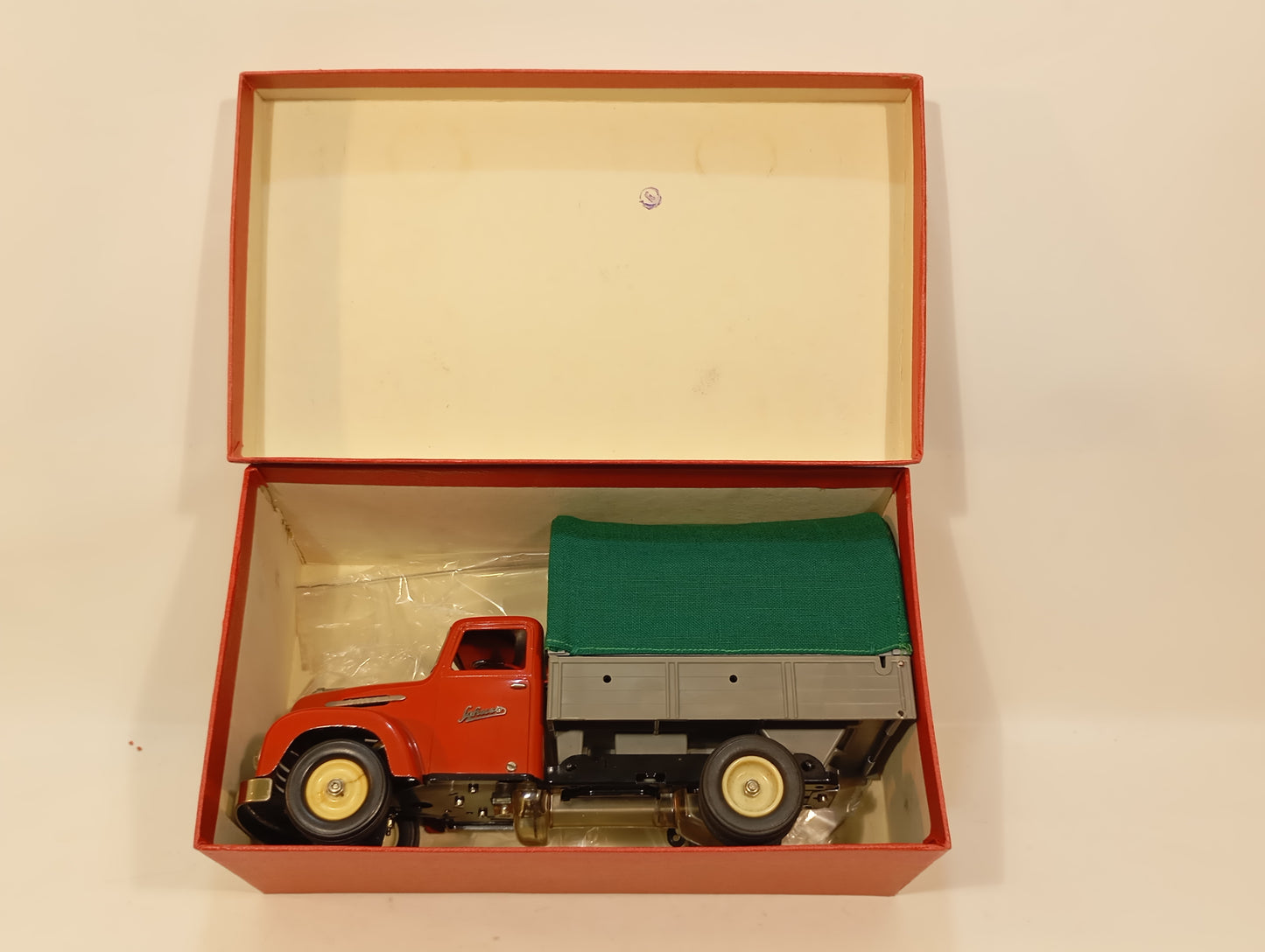 Schuco 550 Hegi Constructions LKW im Originalkarton (73938)