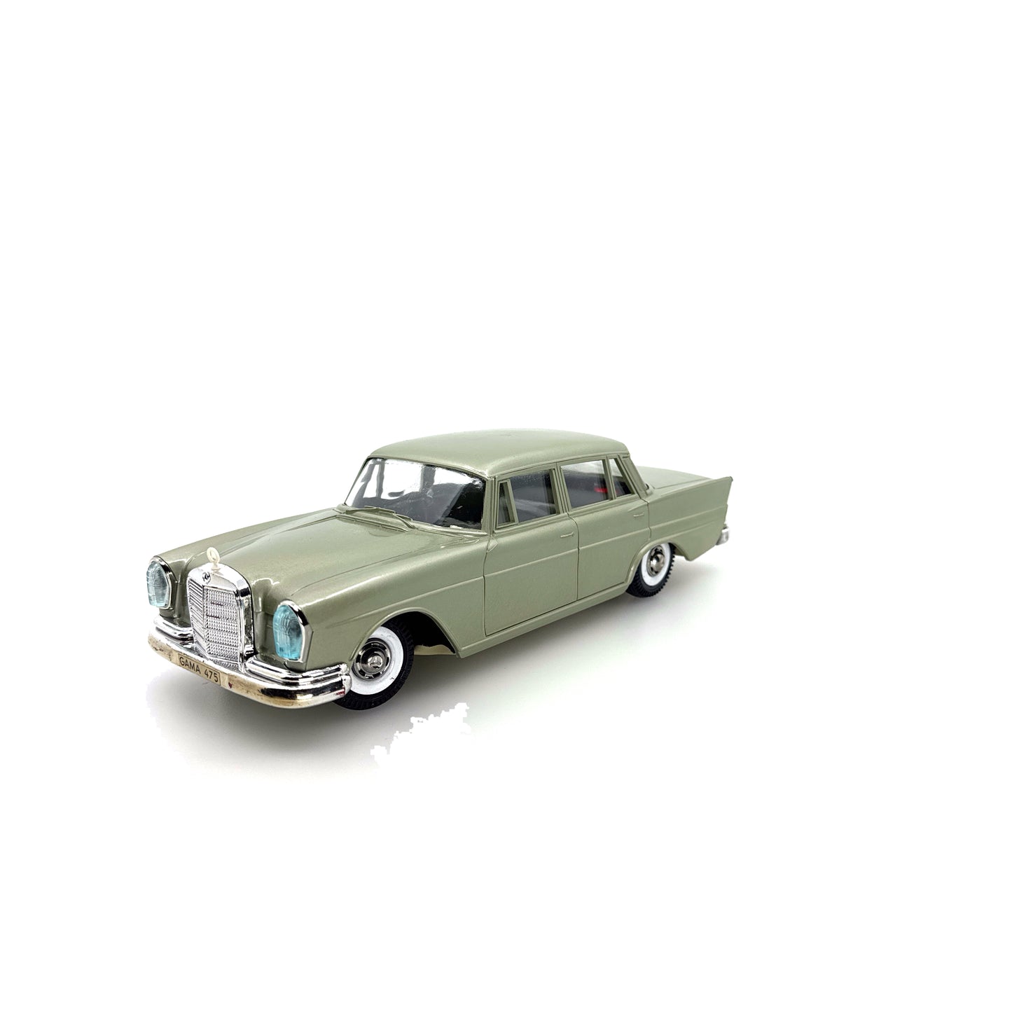Gama Mercedes Heckflosse 220S Nummer 475 im Originalkarton (74665)