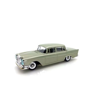 Gama Mercedes Heckflosse 220S Nummer 475 im Originalkarton (74665)