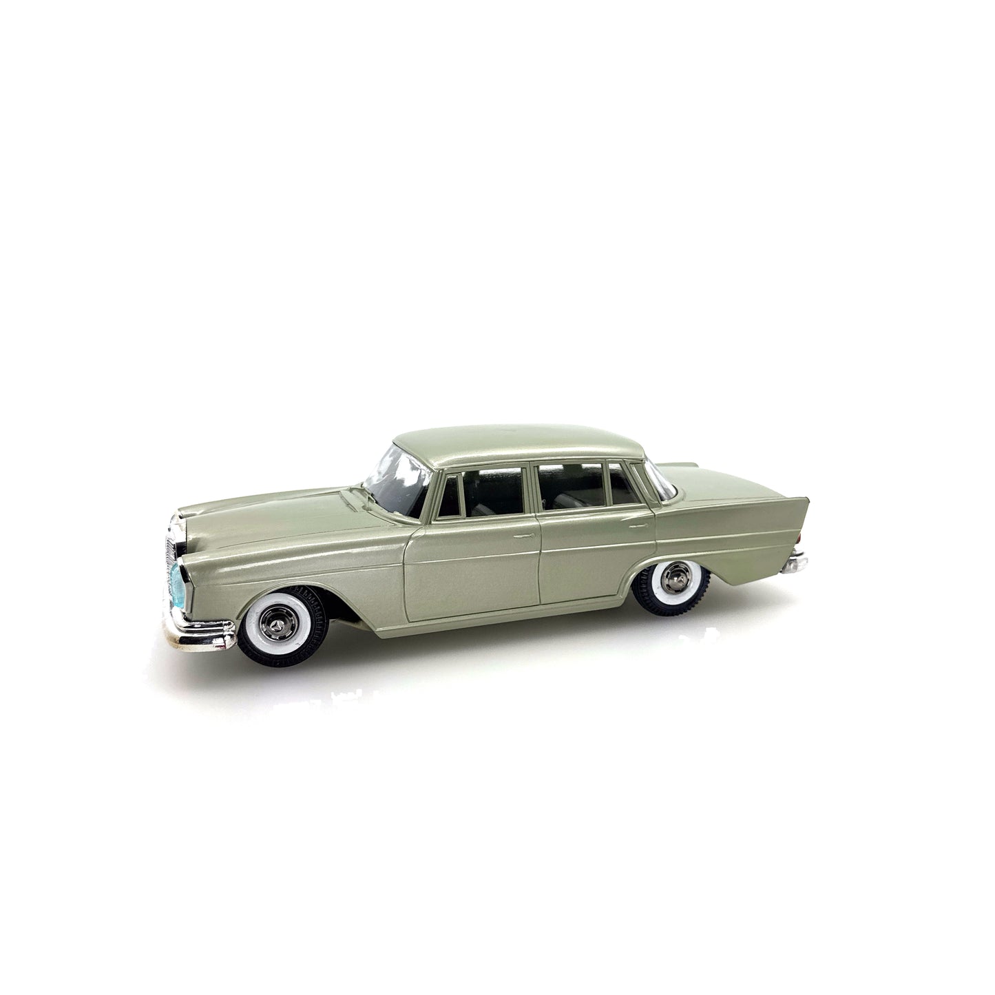 Gama Mercedes Heckflosse 220S Nummer 475 im Originalkarton (74665)