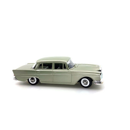 Gama Mercedes Heckflosse 220S Nummer 475 im Originalkarton (74665)