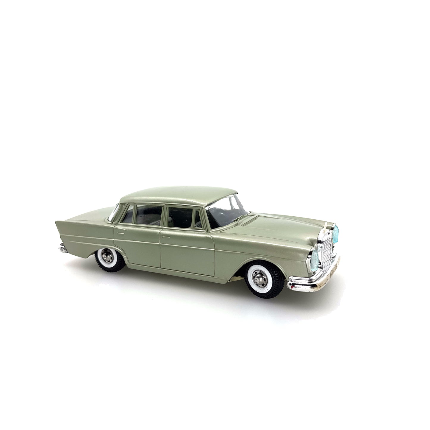 Gama Mercedes Heckflosse 220S Nummer 475 im Originalkarton (74665)