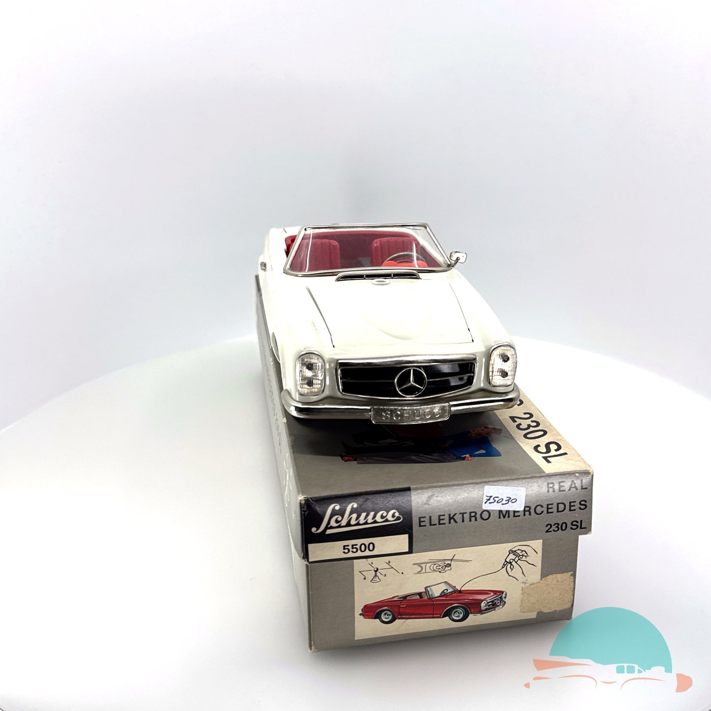 Schuco 5500 Real Mercedes Benz 230SL Pagode im Originalkarton (75030)