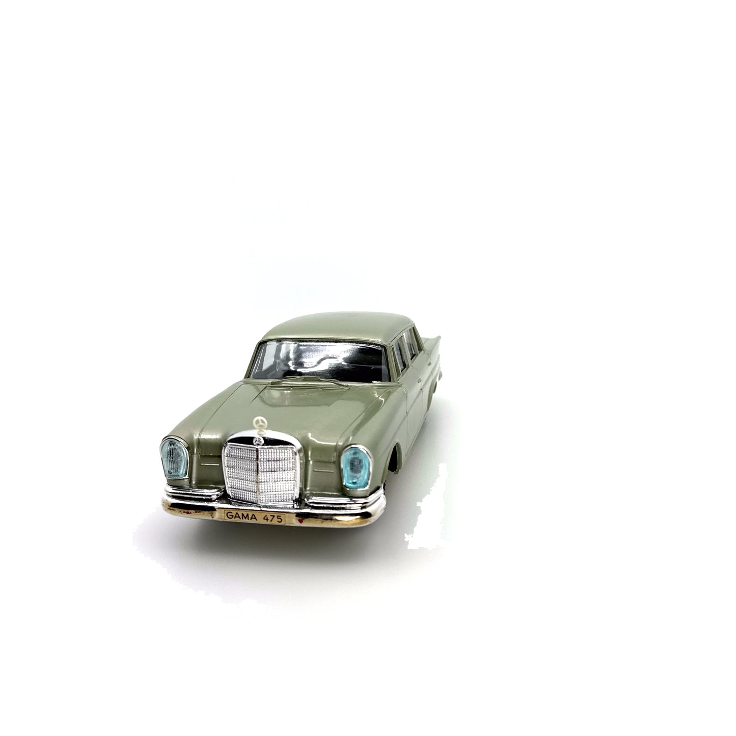 Gama Mercedes Heckflosse 220S Nummer 475 im Originalkarton (74665)
