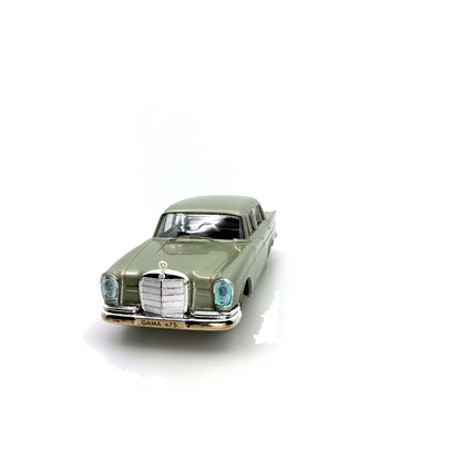 Gama Mercedes Heckflosse 220S Nummer 475 im Originalkarton (74665)