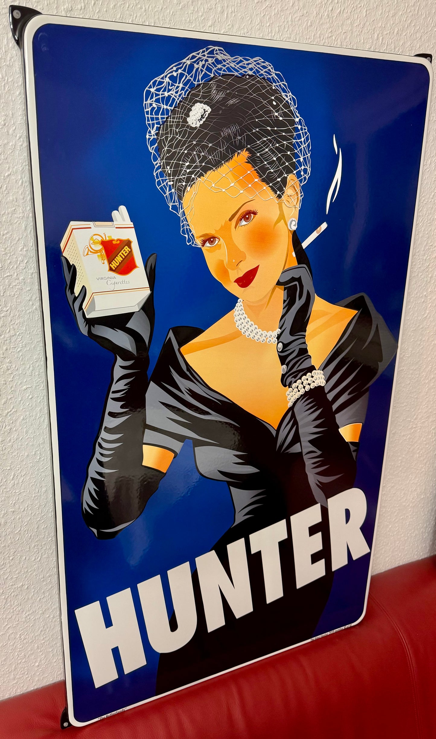 Hunter Cigarettes Woman