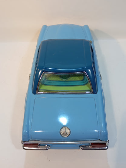 Modern Toys Pagoda Mercedes with remote control in original box (72996)