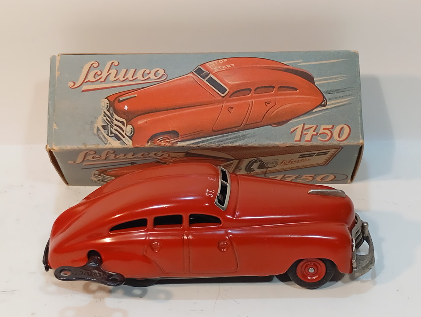 Schuco Art. 1750 Garagenauto im Originalkarton (73258)