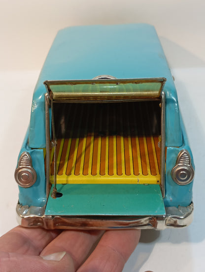 Bandai Ford Station Wagon Flower Car (73403)